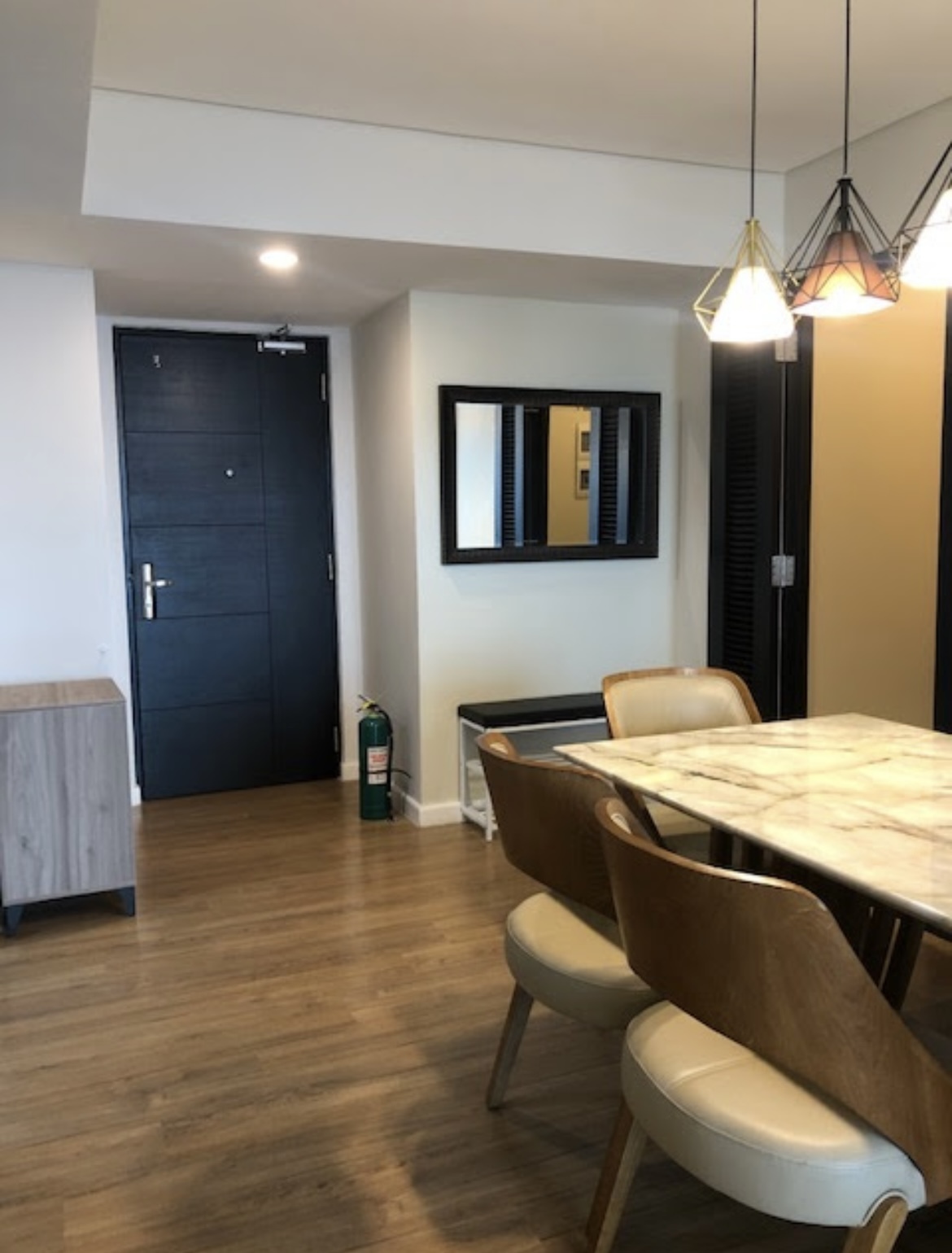 Two Serendra Sequoia - 2 жұмалы толық жабдықталған пәтер
