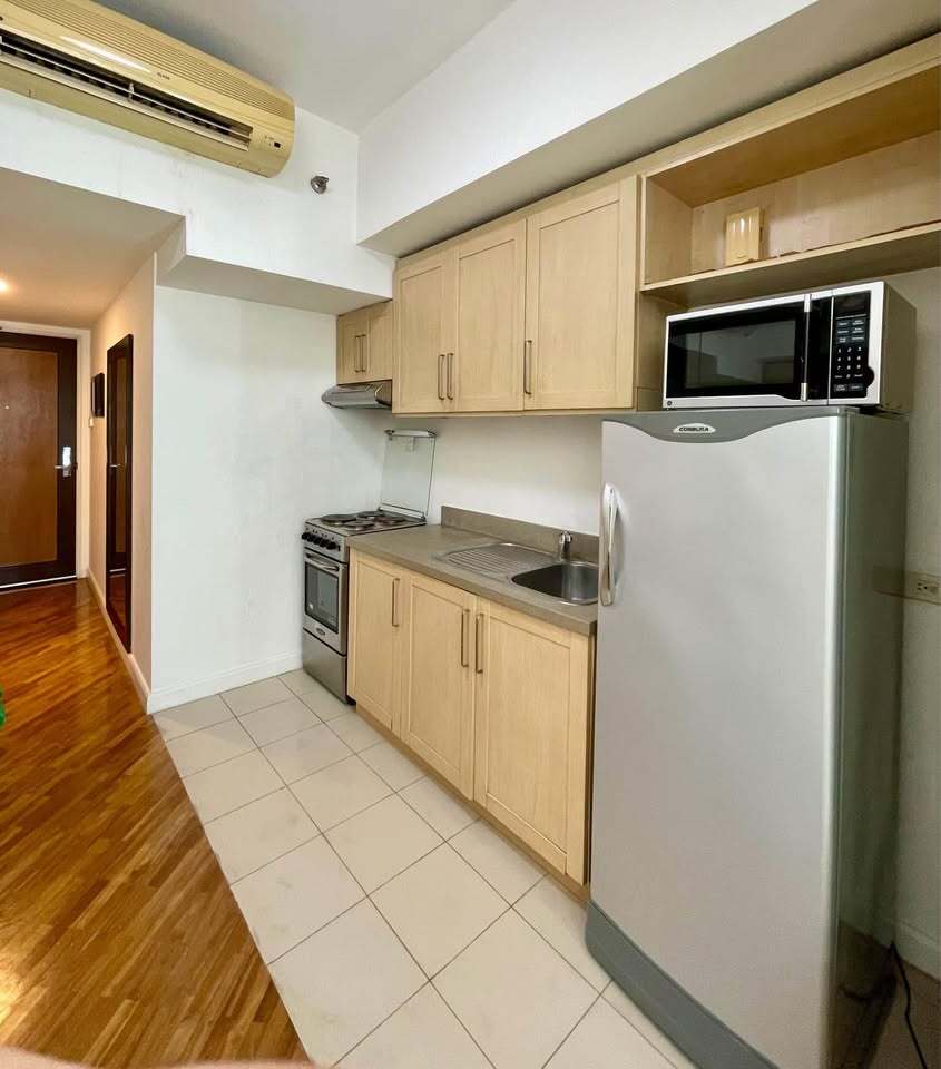 1-комнатная студия-кондо в Joya Lofts & Towers, город Макати