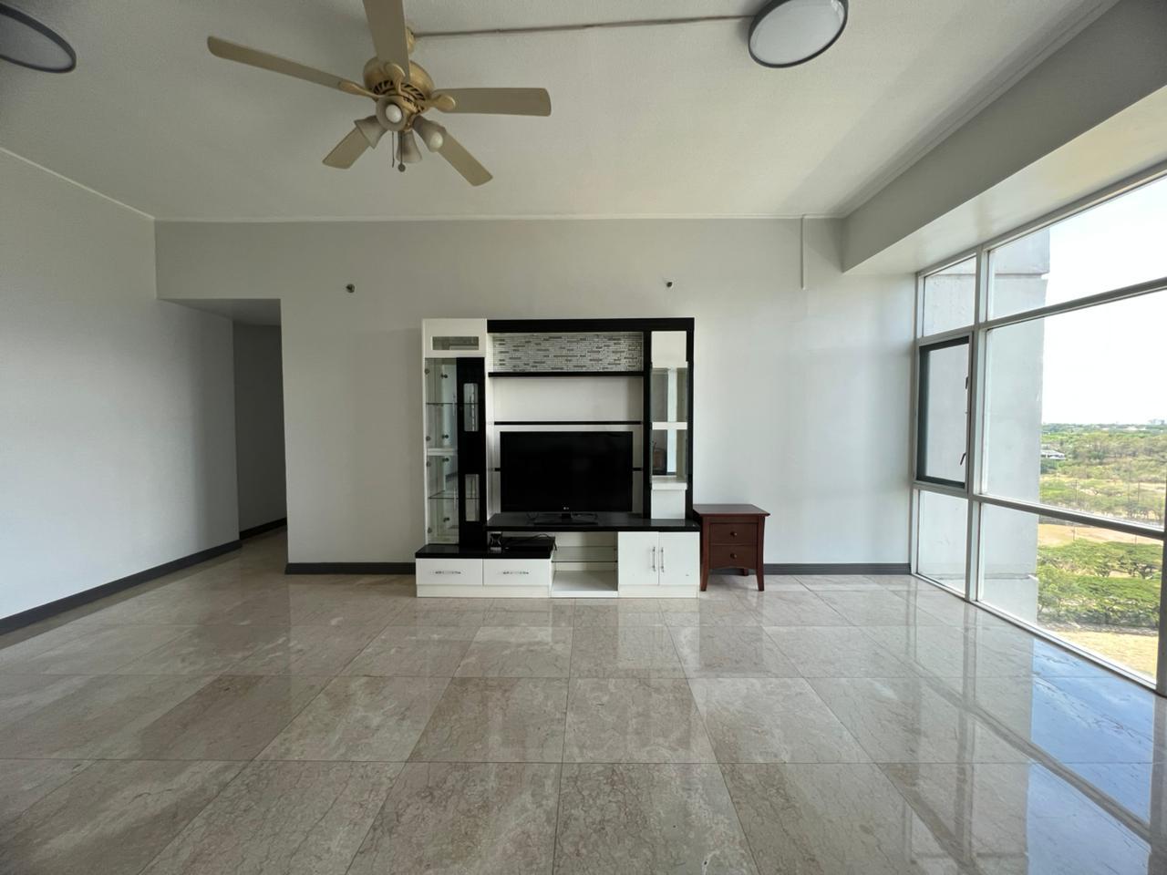 Aspen Tower Condominium - Spacious 3-Bedroom in Parkway Muntinlupa City