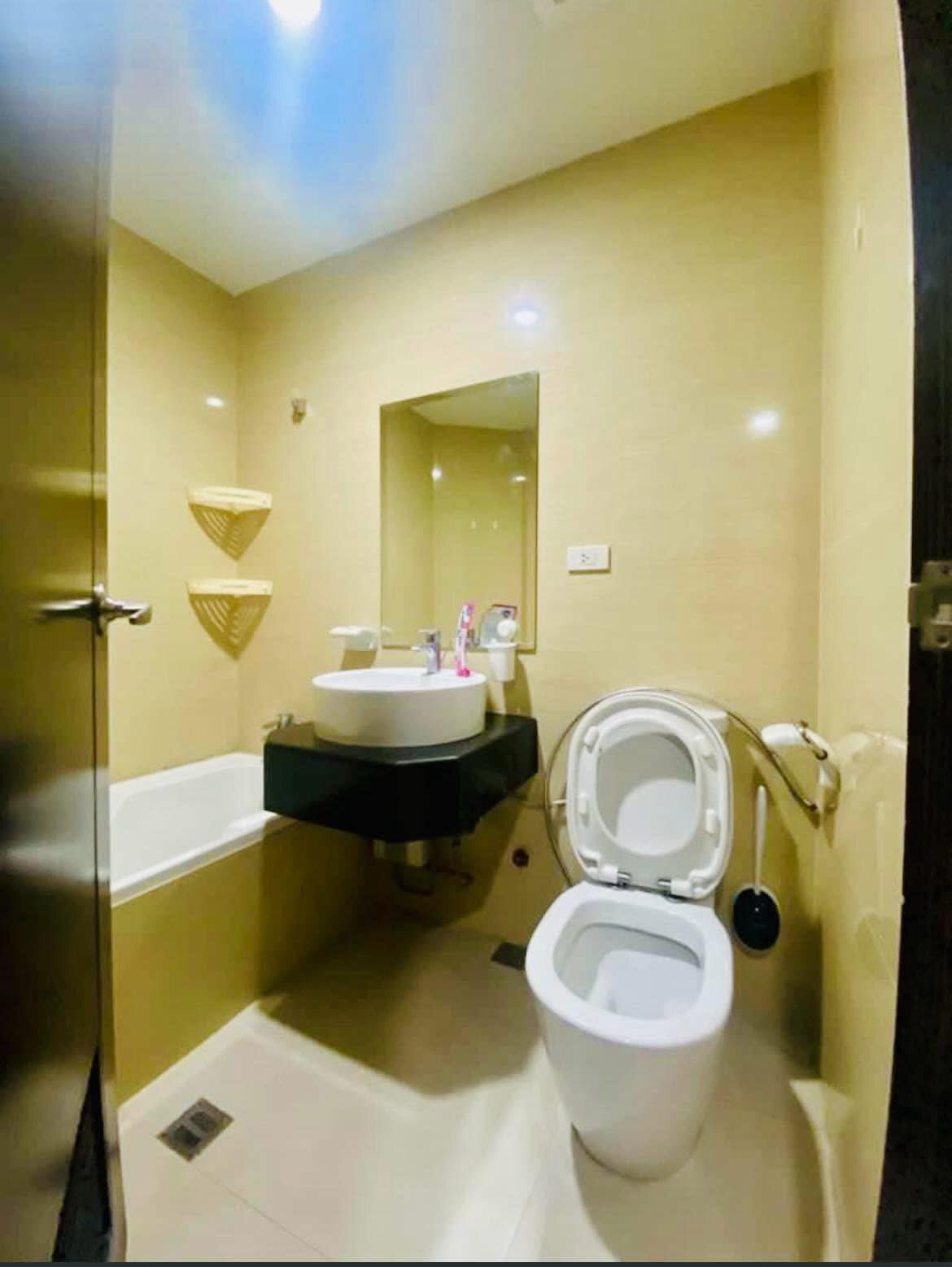 One Central Makati-те жиһазбен жабдықталған студия