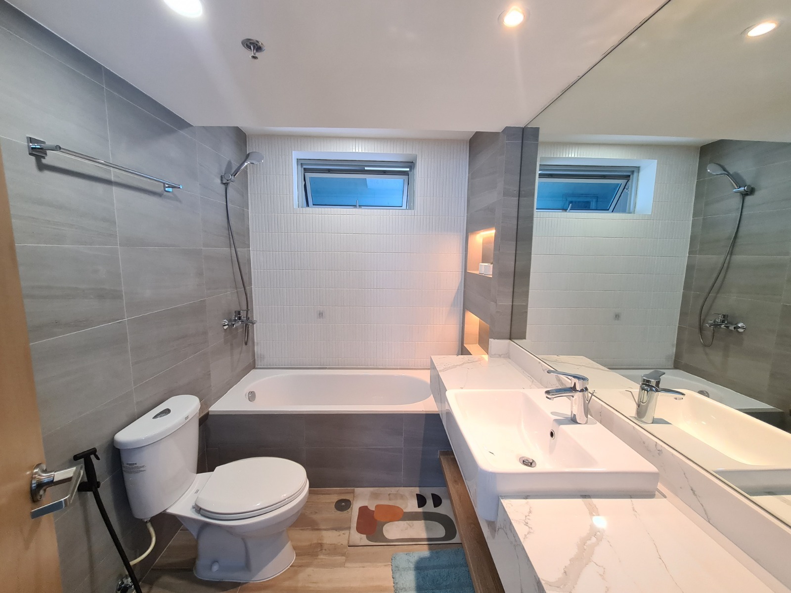 Арнайы ұсыныс: Uptown Parksuites, BGC-тегі 1 бөлмелі пәтер - Ваннасы бар бұрыштық пәтер