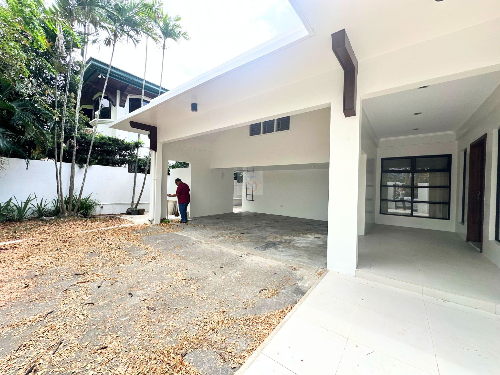 Spacious 5-Bedroom House in Ayala Alabang Village with Multiple Amenities