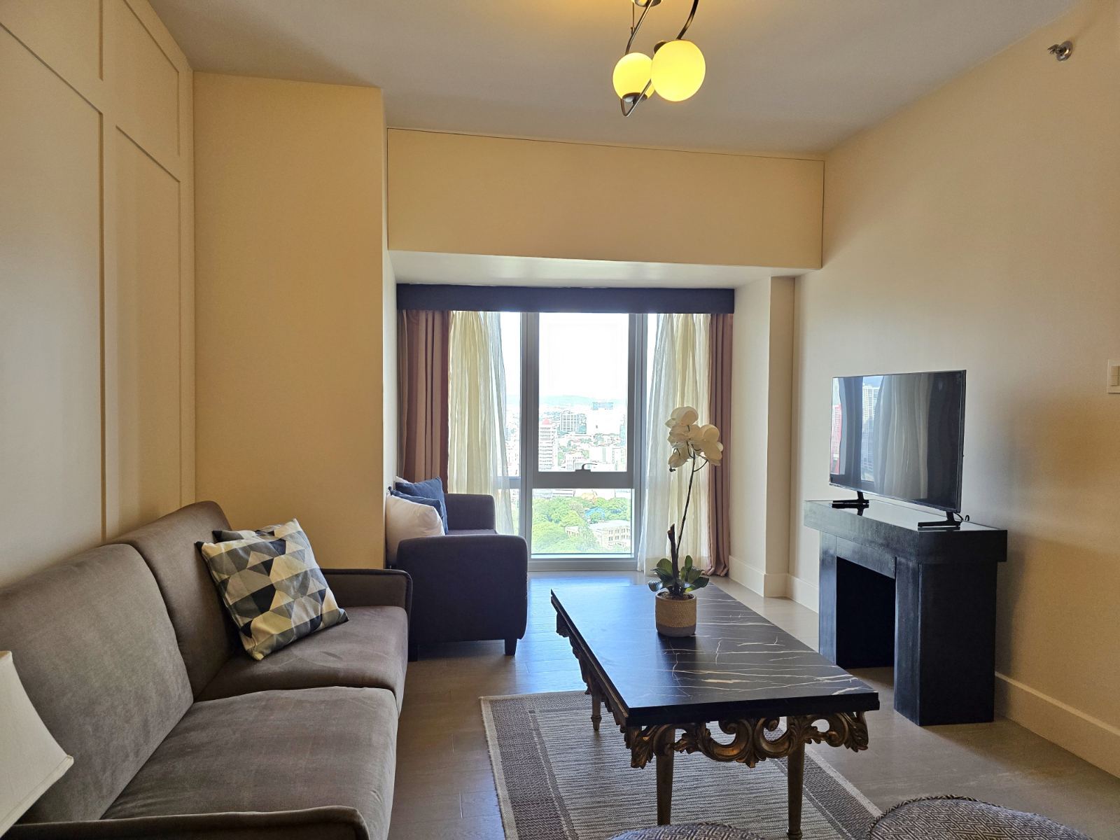 Толық жабдықталған бір бөлмелі пәтер The Proscenium Residences, Rockwell Center