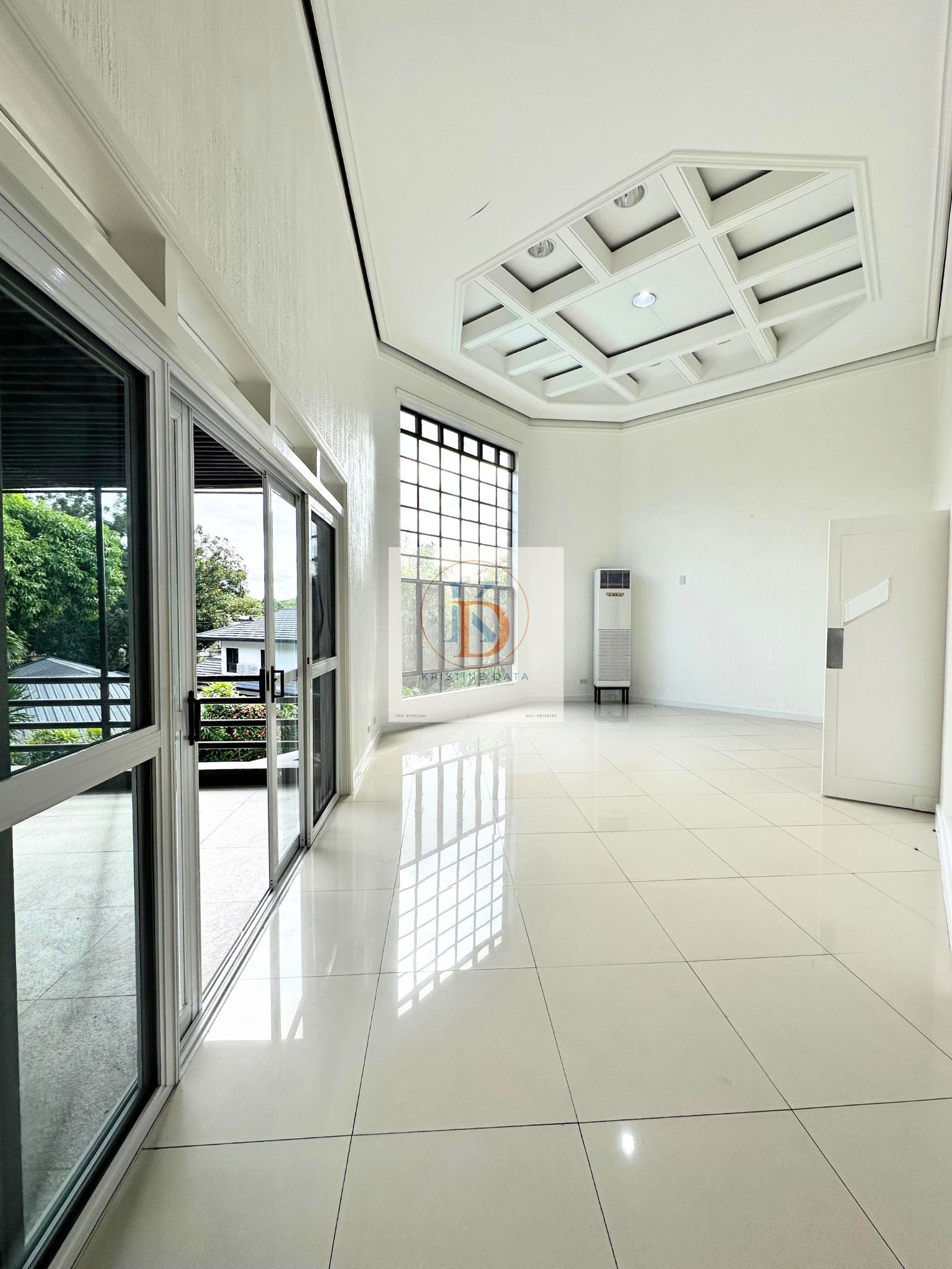 Ayala Alabang Village House - Spacious 5-Bedroom Property with Pool