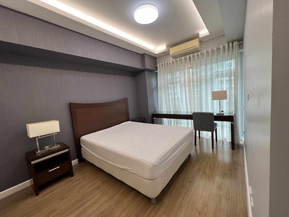 Two Serendra Red Oak - Тагигтегі 2 жатқа бөлмелі толық жабдықталған пәтер