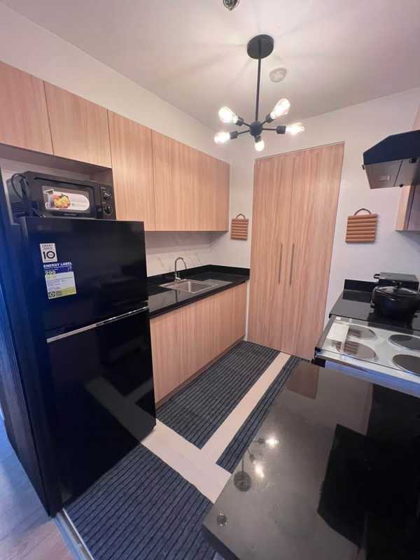 Park Triangle Residences - Полностью меблированная 1-комнатная квартира в Форт Бонифасио
