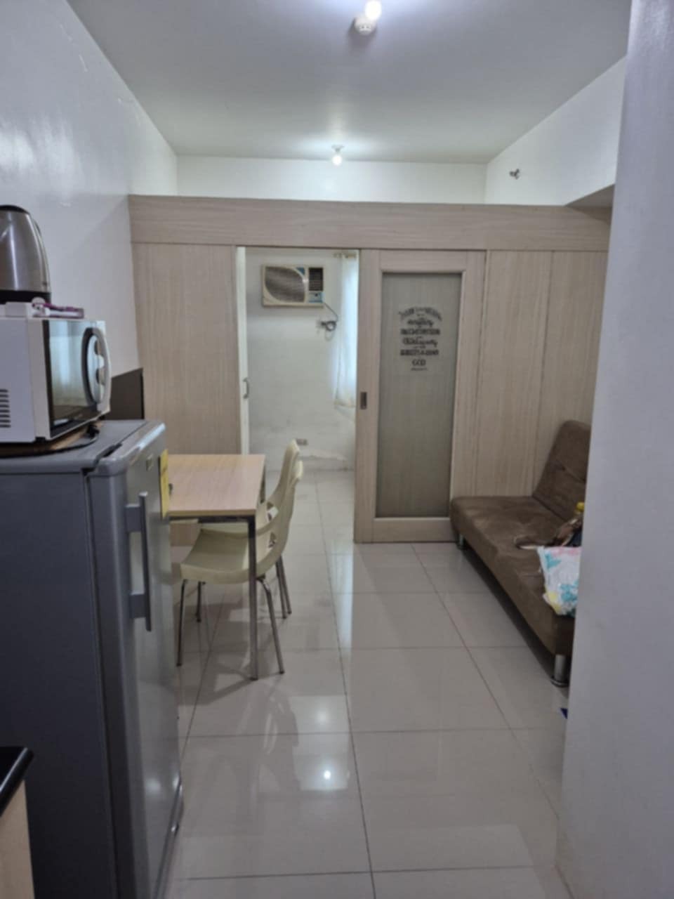 Толық жабдықталған 1 бөлмелі пәтер SMDC Light Residences-те