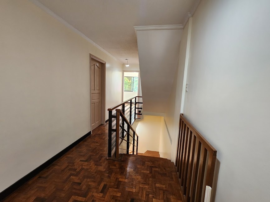 Whiteplains Townhouse - 3 Story, 4 Bedrooms, 2-Car Garage