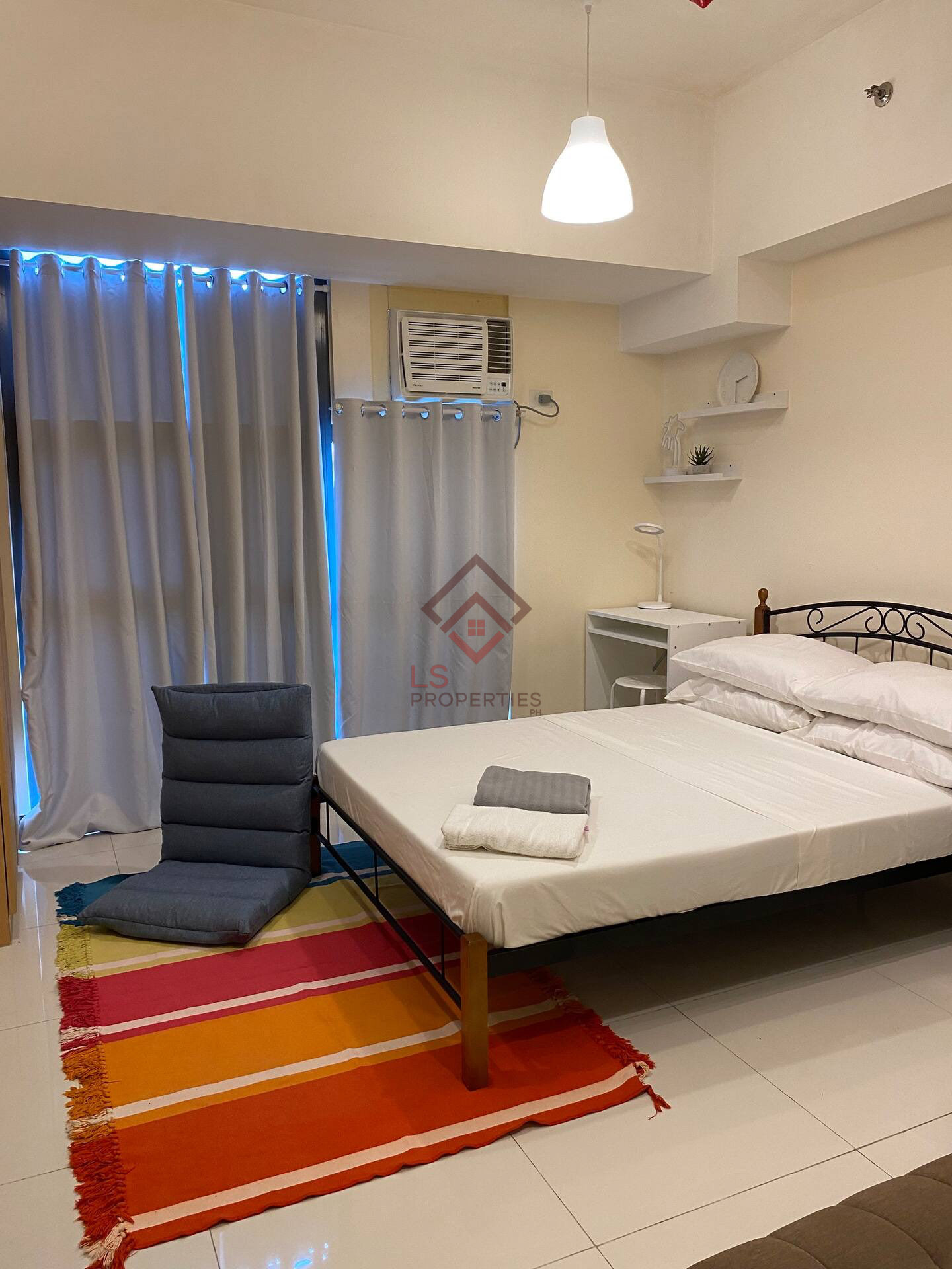 Fully Furnished Studio Unit in Viceroy Tower, McKinley, Taguig City