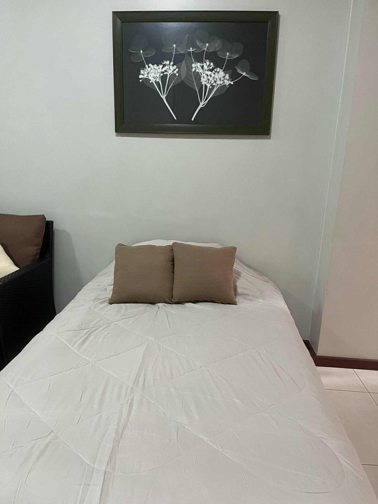 Studio Unit at The Columns Legazpi Village - Fully Furnished