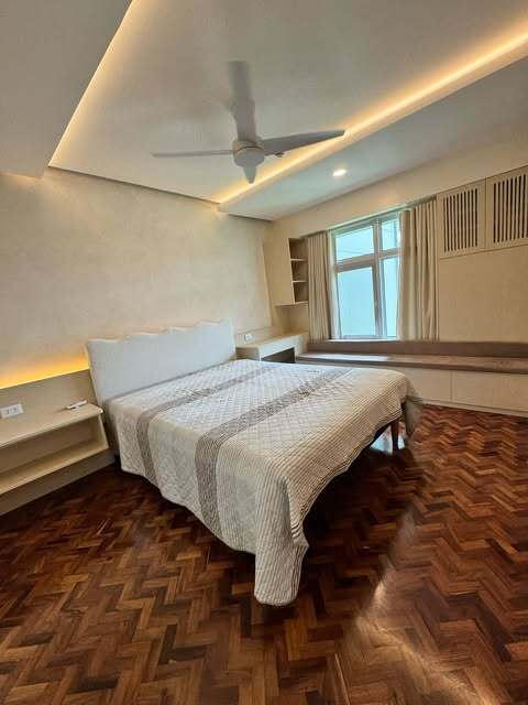 Жөнделген 2 бөлмелі пәтер Two Serendra-да ыңғайлылықтар мен тұрақ орыны бар
