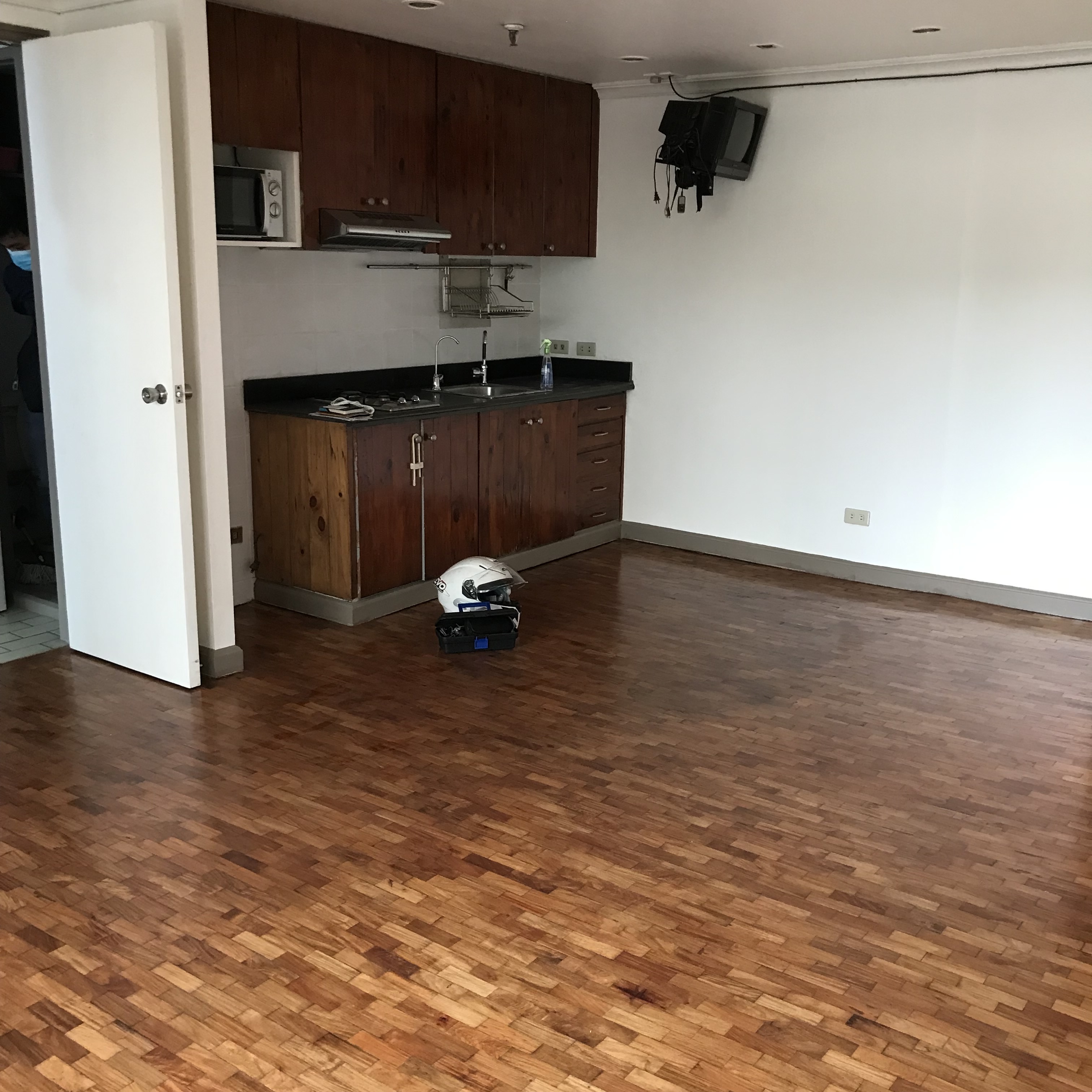 Spacious 1BR Condo with Maid's Room near Ortigas Center