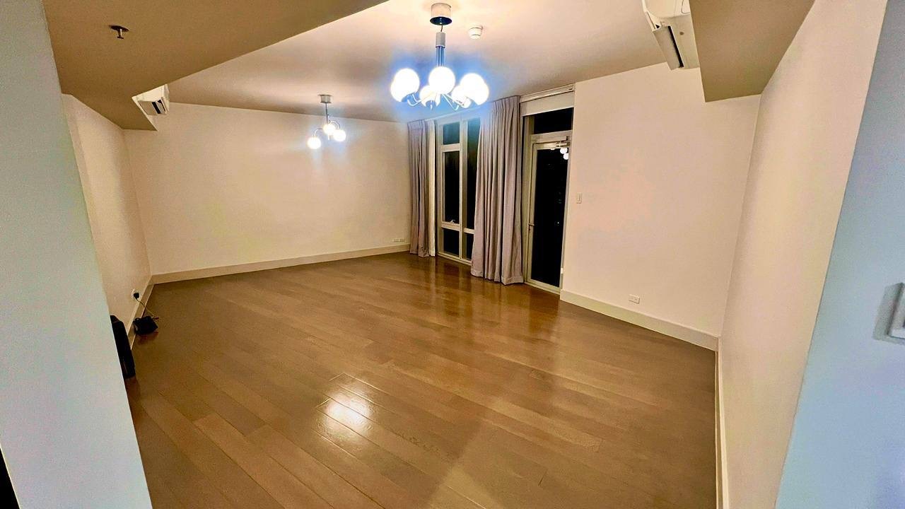 Proscenium, Rockwell-дегі 2 жатқа бөлмелі пентхаус