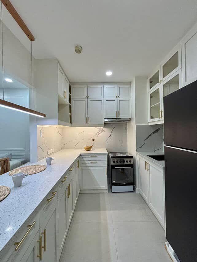 Two Serendra, Almond Tower-дағы толық жабдықталған 1 бөлмелі пәтер