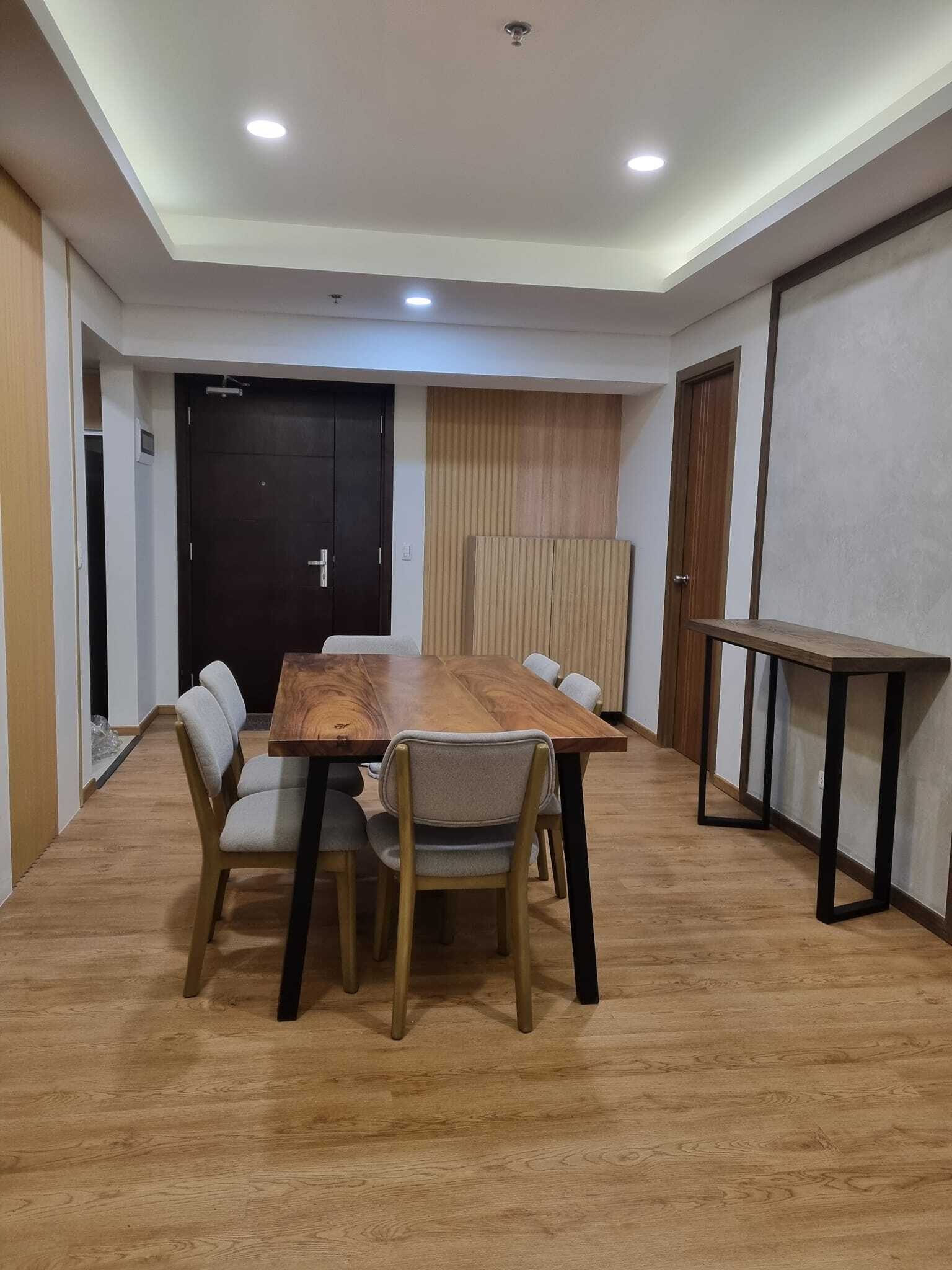 2BR Fully Furnished Apartment in Escala Salcedo Village, Makati