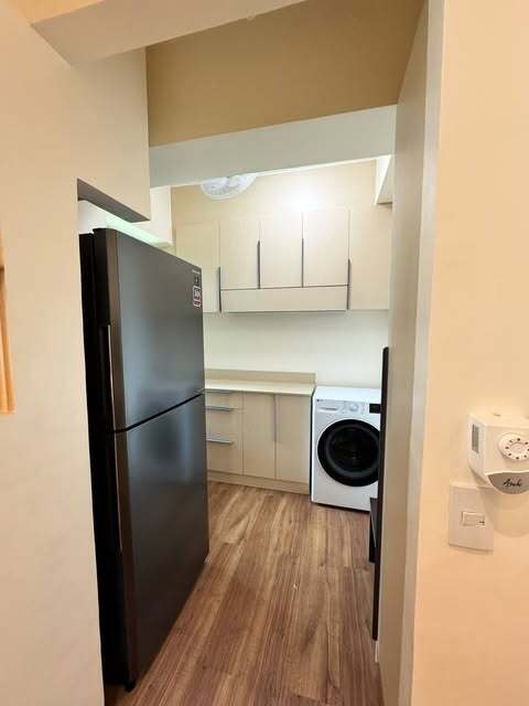 Жөнделген 2 бөлмелі пәтер Two Serendra-да ыңғайлылықтар мен тұрақ орыны бар