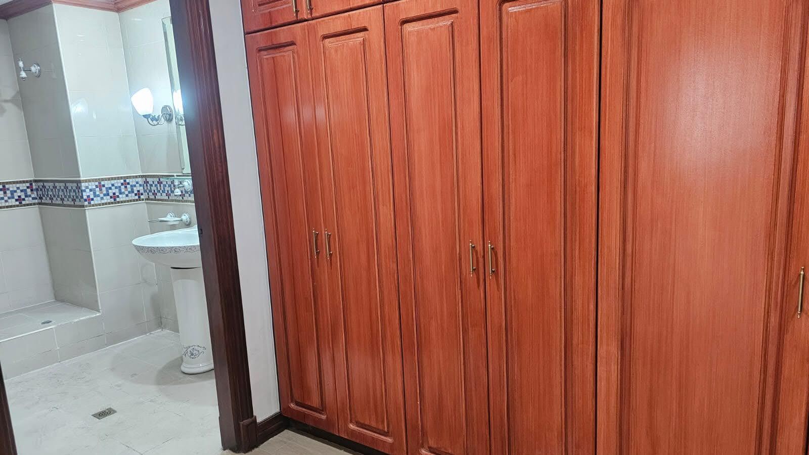 Alexandra Condominium - Spacious 3-Bedroom Condo in Meralco Ave, Pasig