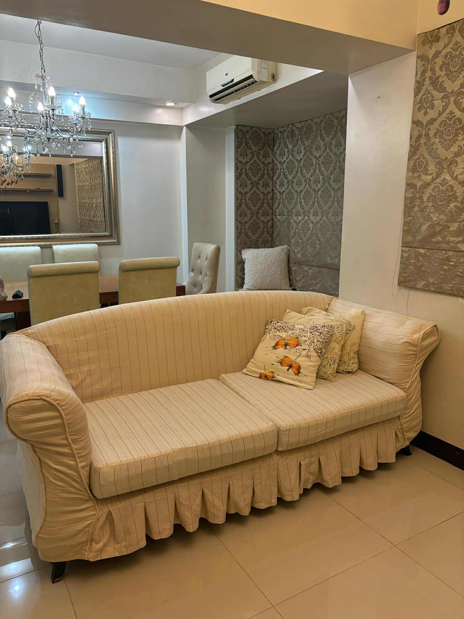 Parkside Villa - Spacious 2 Bedroom Furnished Apartment in Newport, Pasay