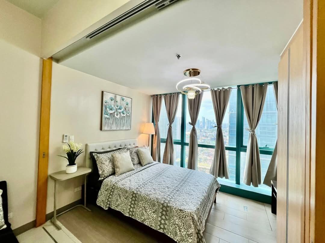 One Uptown Residences - Fully-Furnished 1BR Apartment