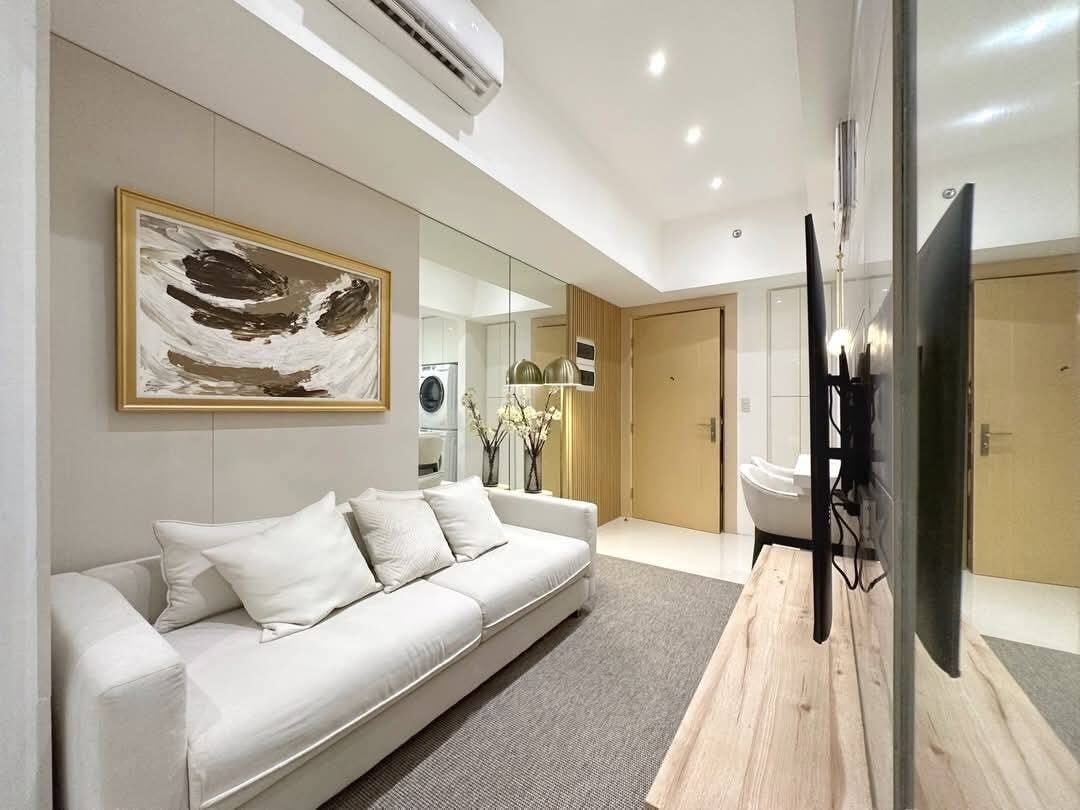 1 бөлмелі толық жабдықталған элитті Parksuites Tower 1 мұнарасындағы жоғарғы қаладағы пәтер