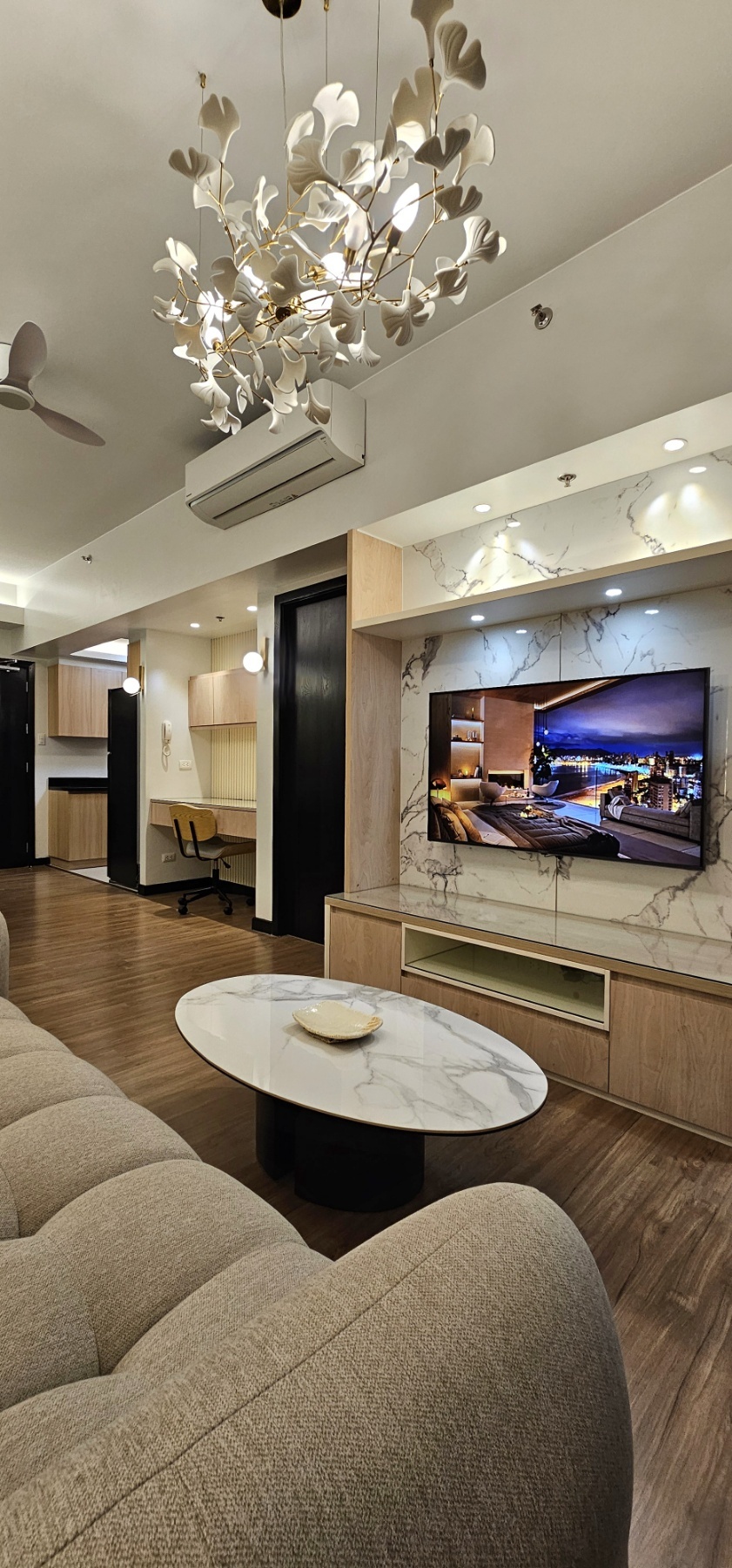 Park Triangle Residences - BGC Luxury 1-Bedroom High Floor Apartment