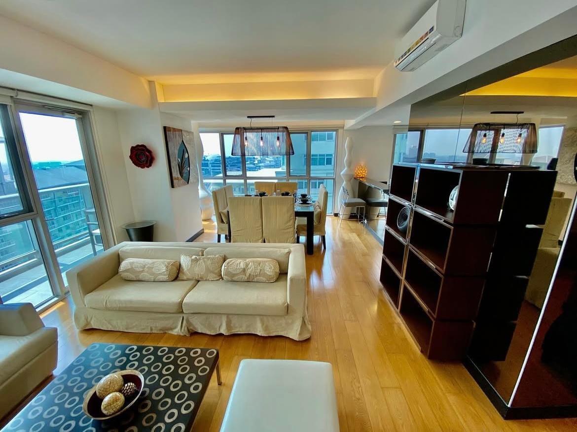 One Serendra-дағы люкс 2 бөлмелі толық жабдықталған пәтер