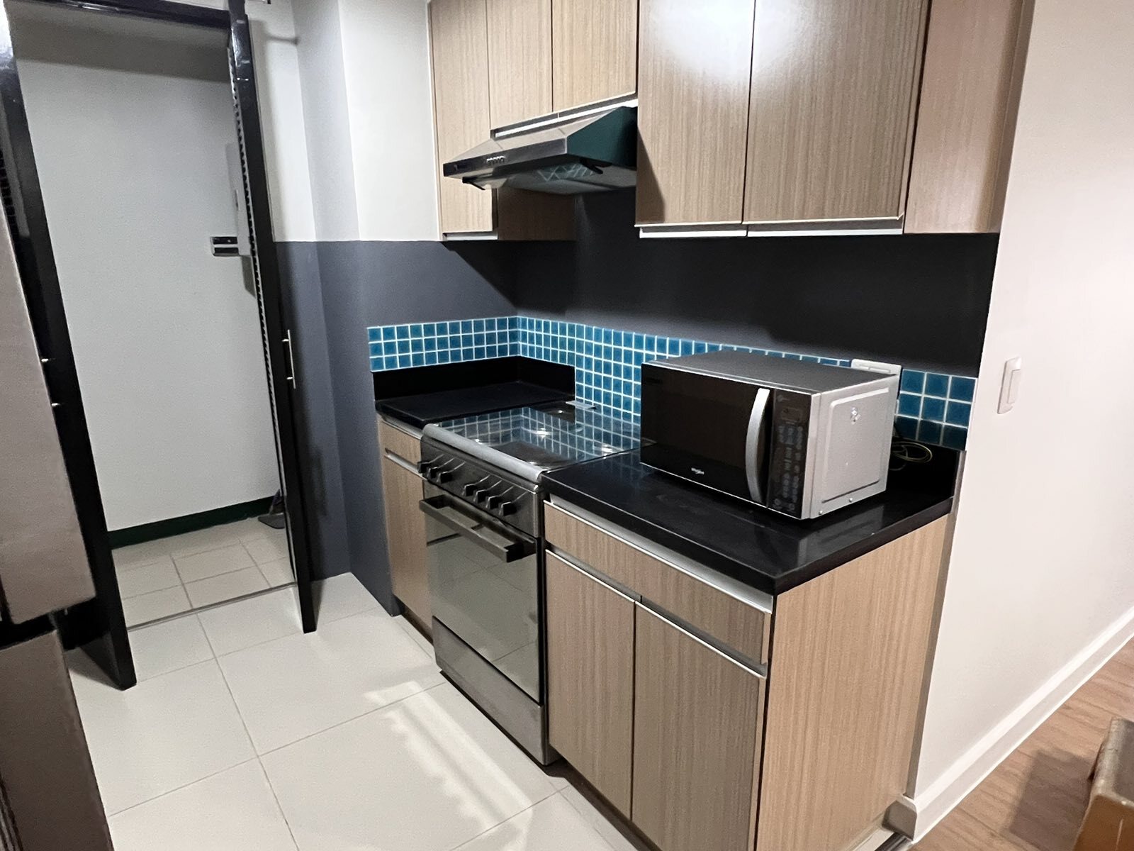 Two Maridien, BGC-тегі балконды 1 бөлмелі пәтер