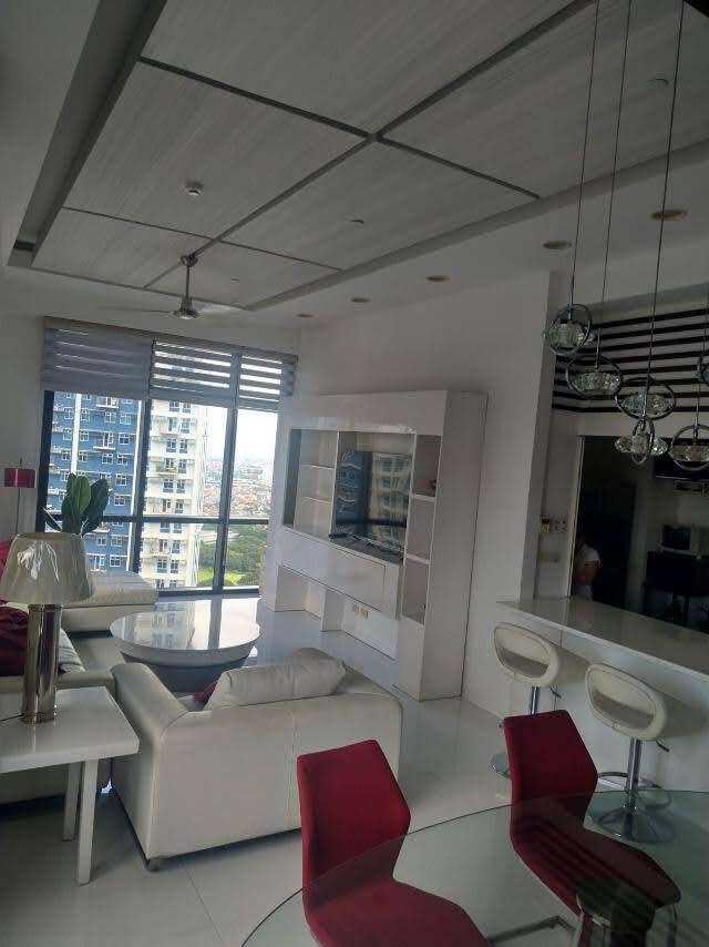 2 автотұрақ орыны бар, толық жабдықталған 3 бөлмелі Arya Residences пәтері
