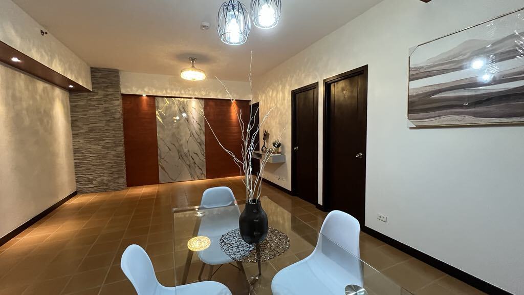 San Lorenzo Place, Макатидегі кең 3 бөлмелі пәтер