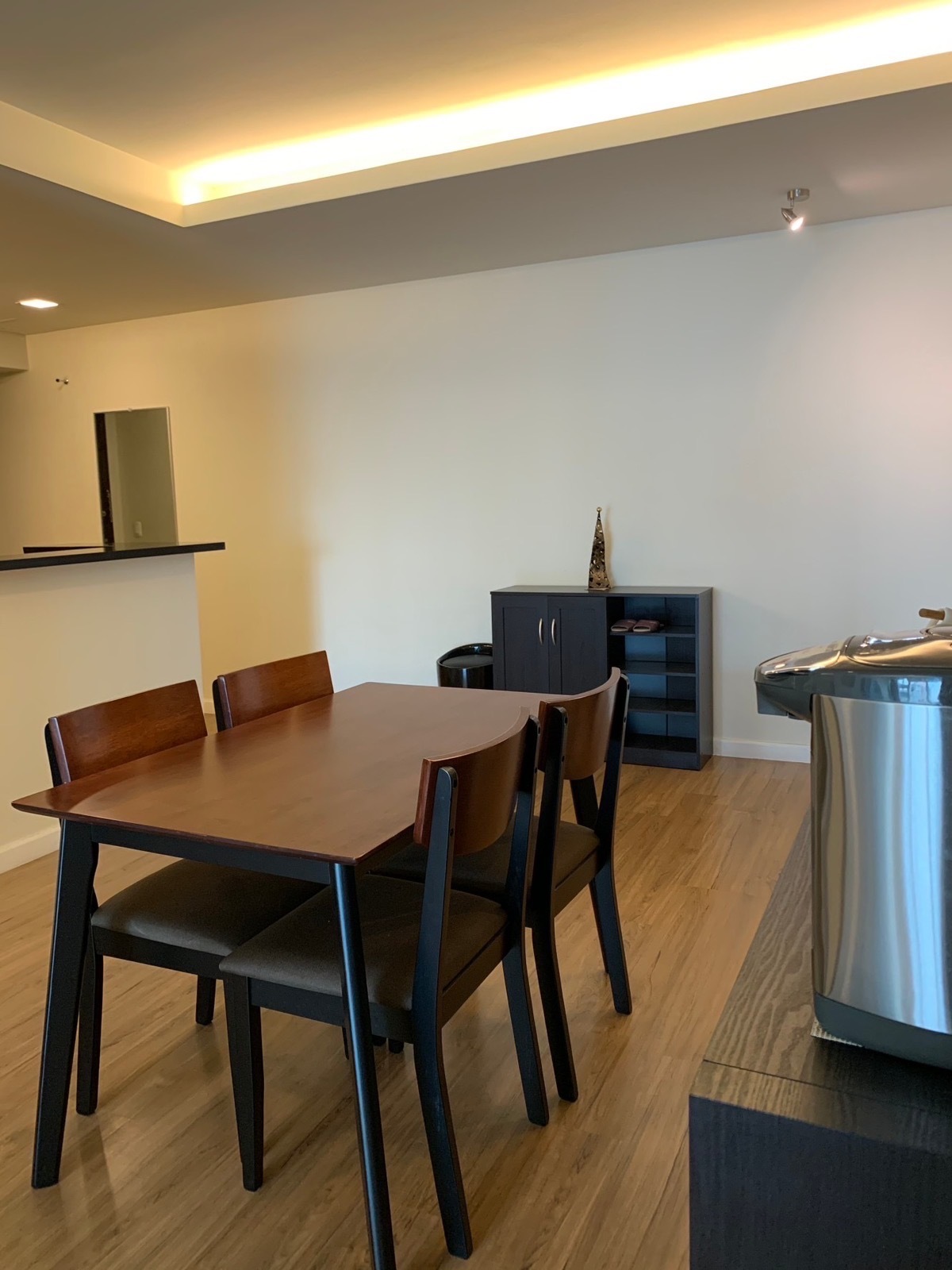 2 бөлмелі толық жабдықталған Escala Makati пәтері