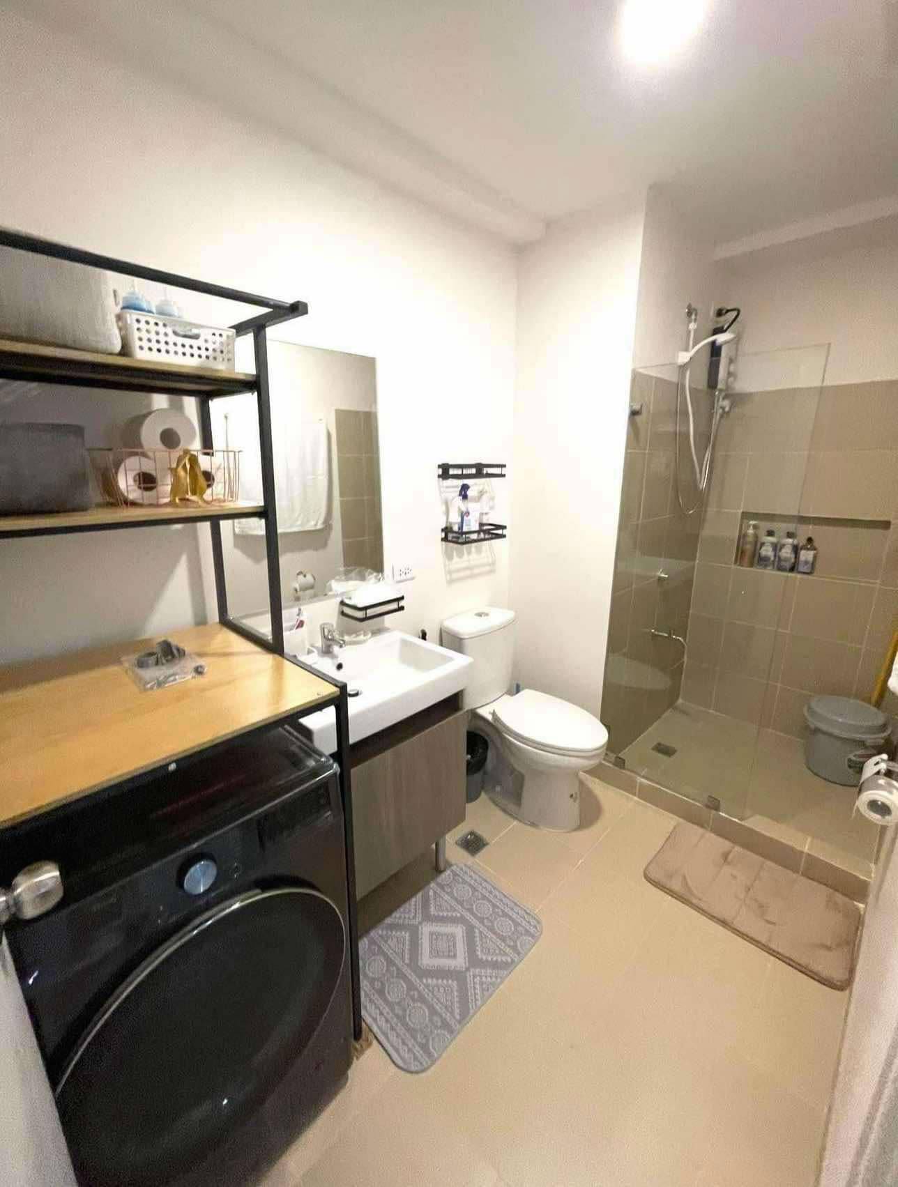 15-қабаттағы толық жабдықталған 46 шаршы метрлік 1 бөлмелі пәтер