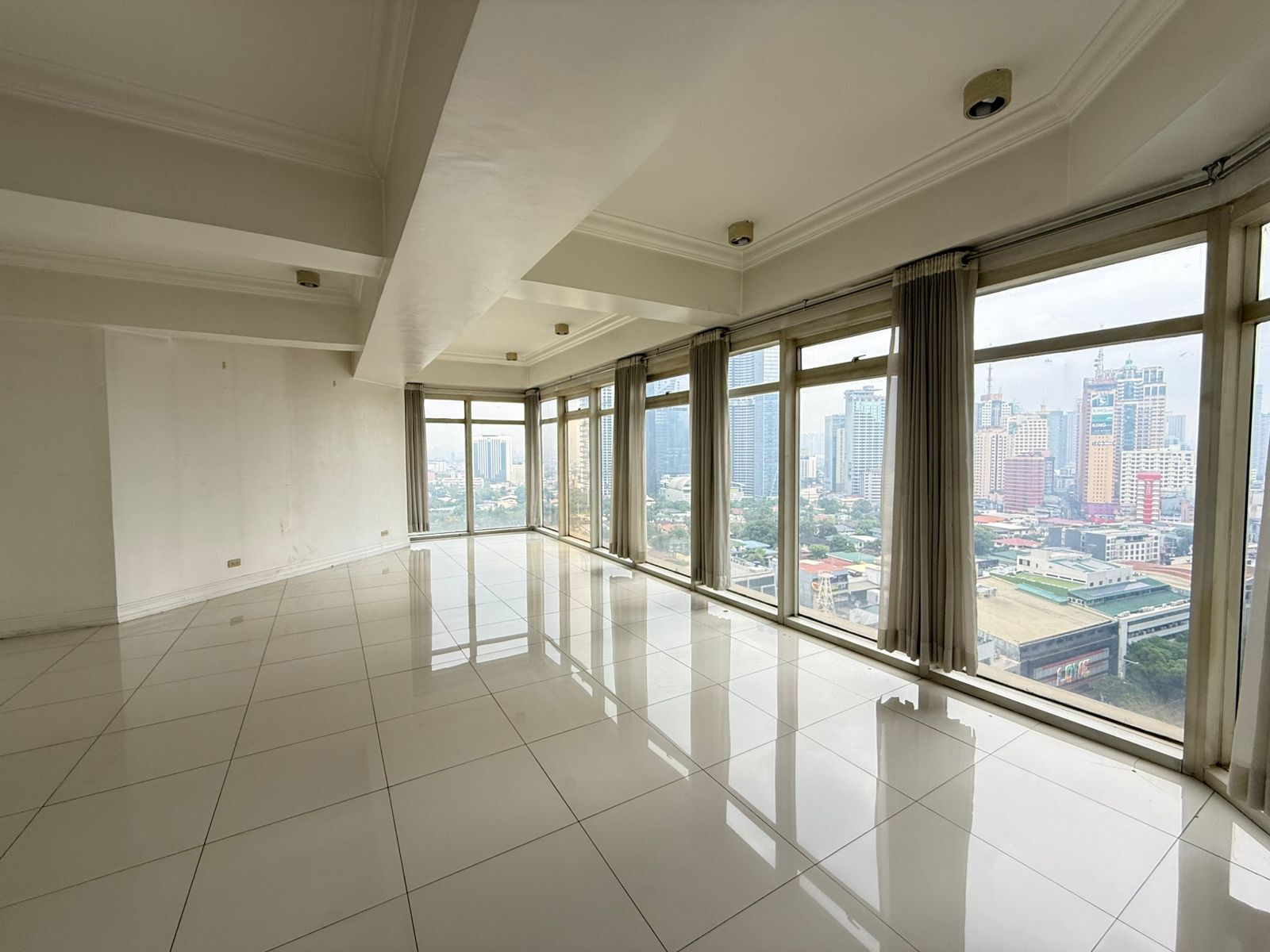 Spacious 3-Bedroom Apartment with City Views