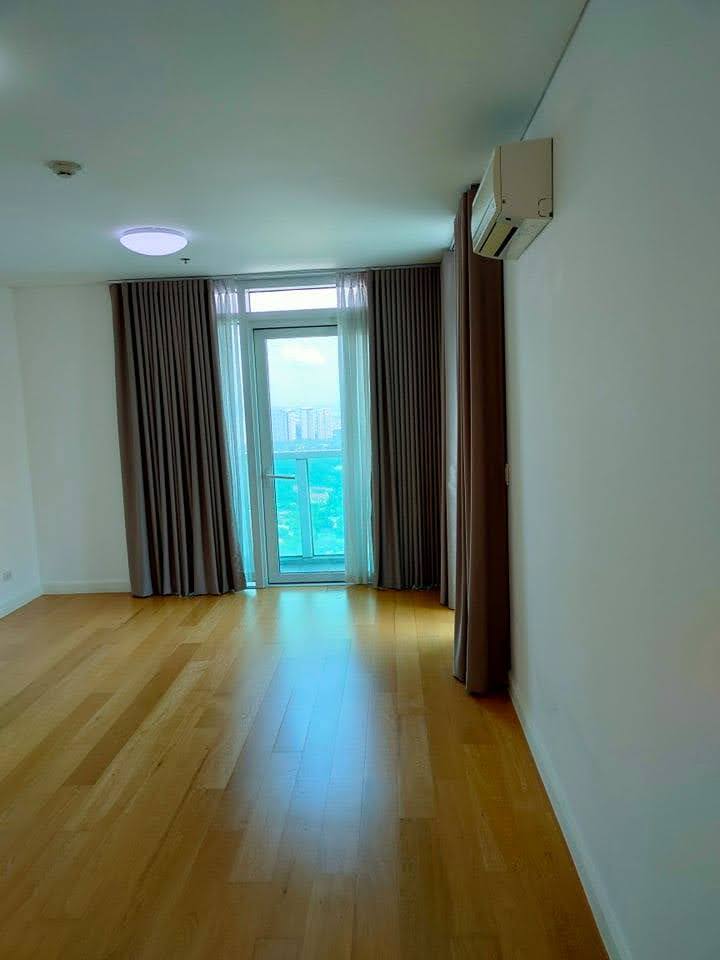 Spacious 3-Bedroom Condo in Park Terraces, Makati City
