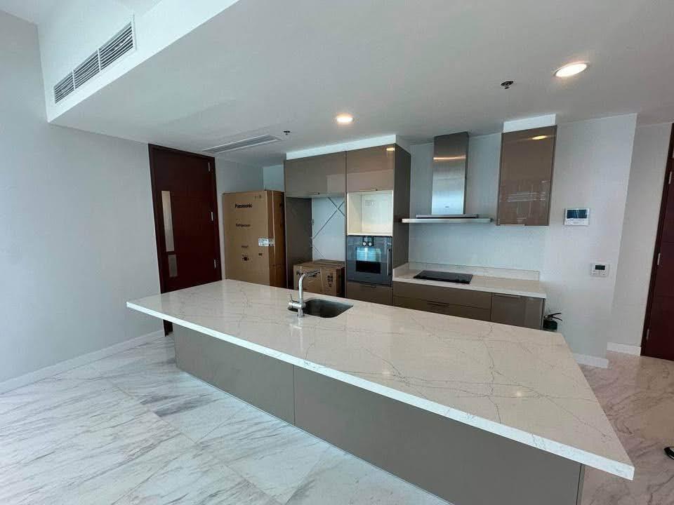 Grand Hyatt Residences-тегі сәулетті 4 жұмақты пәтер