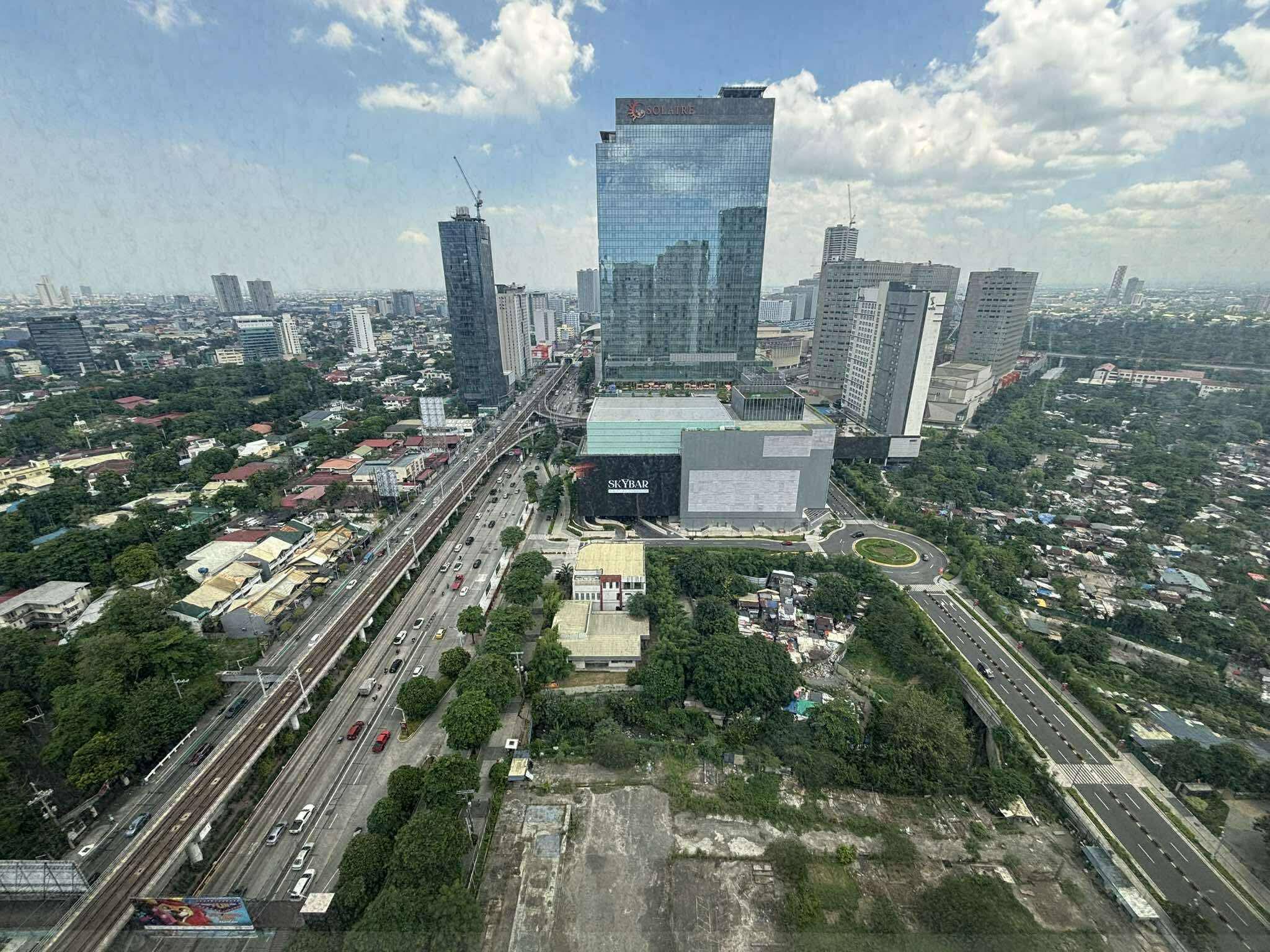 Avida Towers Sola Tower 1-дегі 180 градустық көрінісі бар студия
