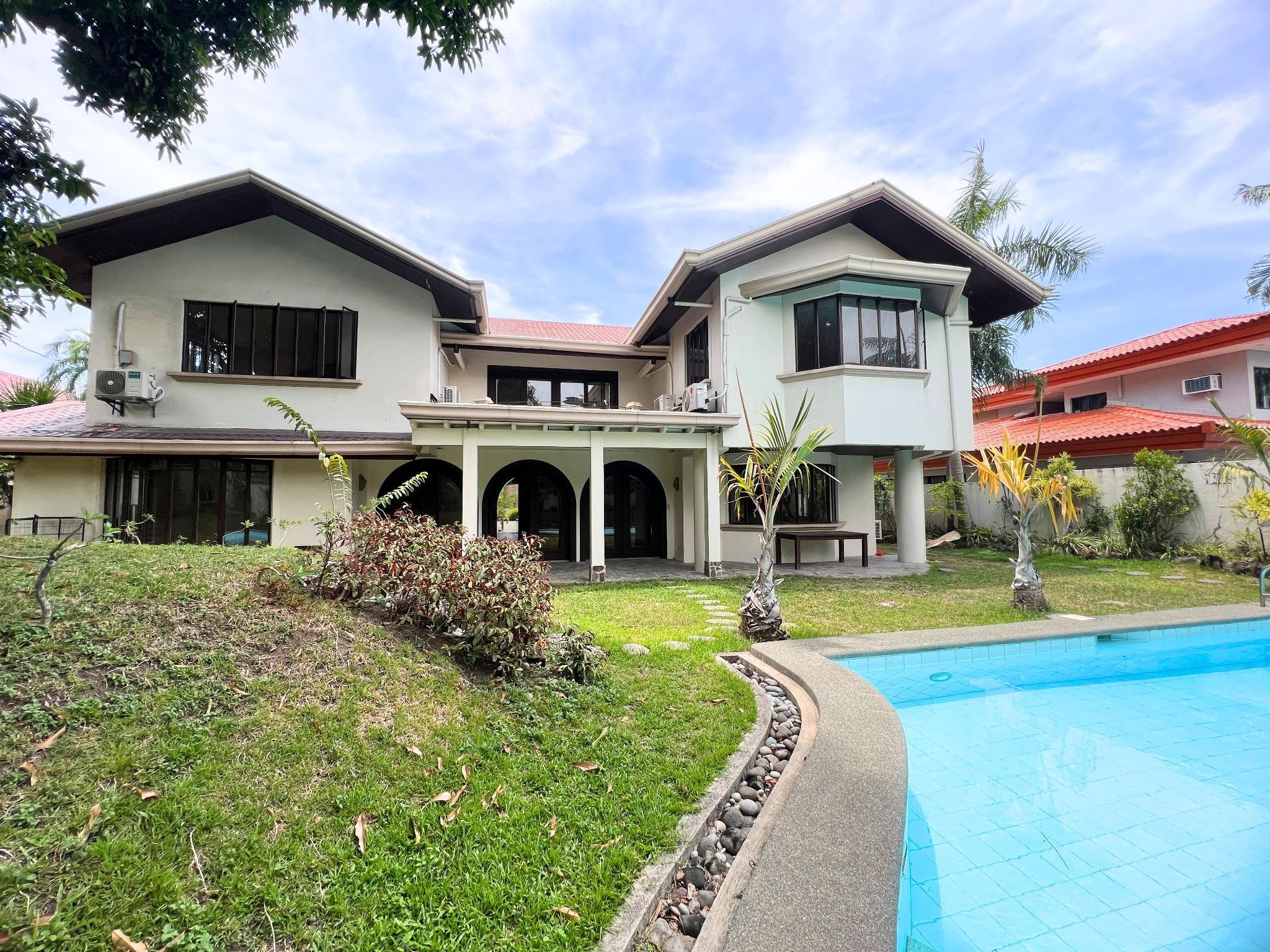 4 Bedroom Ayala Alabang Village Luxury Rental with Pool