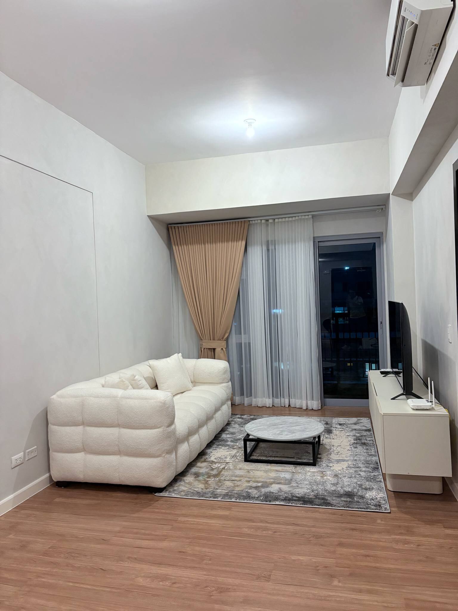 Park Triangle Residences - BGC-те толық жабдықталған 1 бөлмелі пәтер