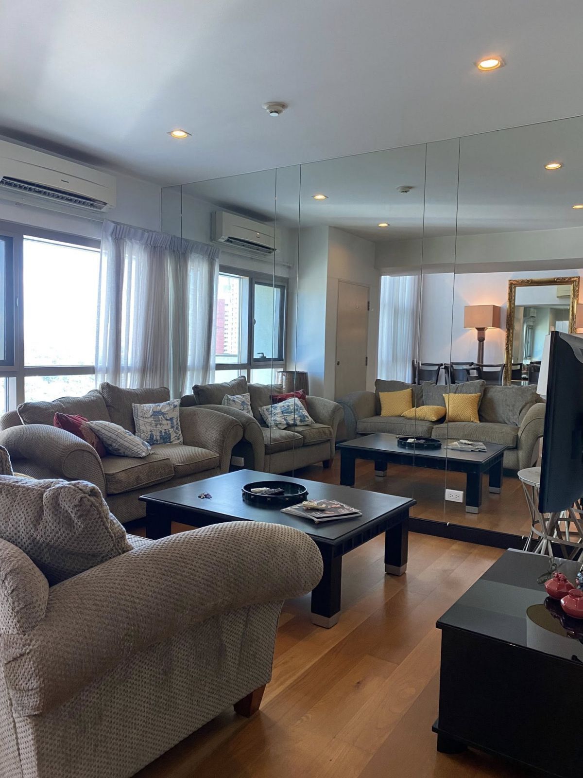 The Residences at Greenbelt, Макати қаласындағы балконды 1 бөлмелі лофт пәтер