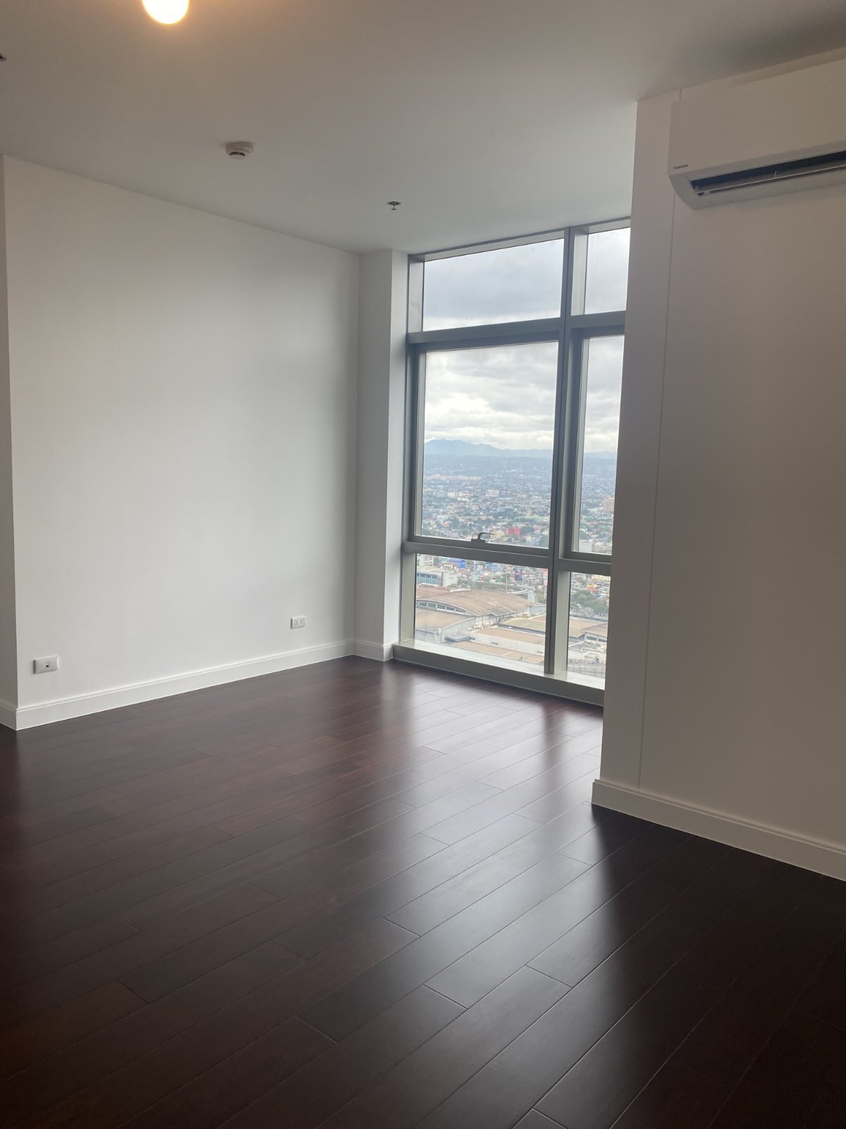 West Gallery Place, BGC, Тагиг Ситидегі люкс 2 жұмалақты пәтер