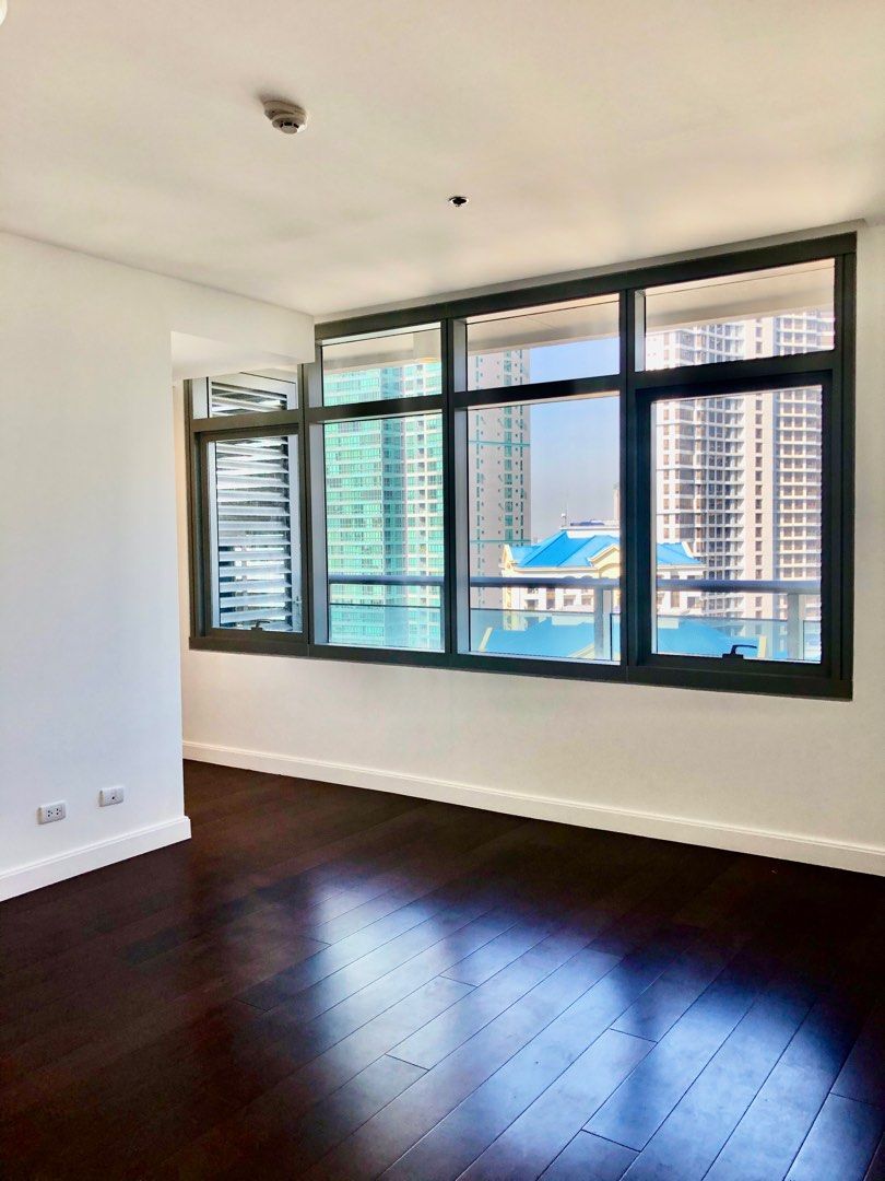 BGC, Тагигдегі сүтті 3 бөлмелі пәтер - The Suites