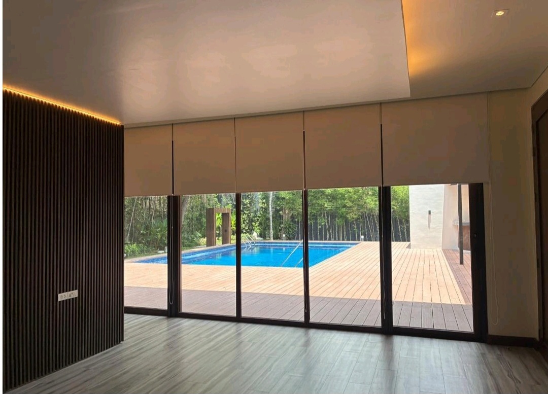 Urdaneta Village Makati Bungalow - Luxurious 4-Bedroom Property with Pool