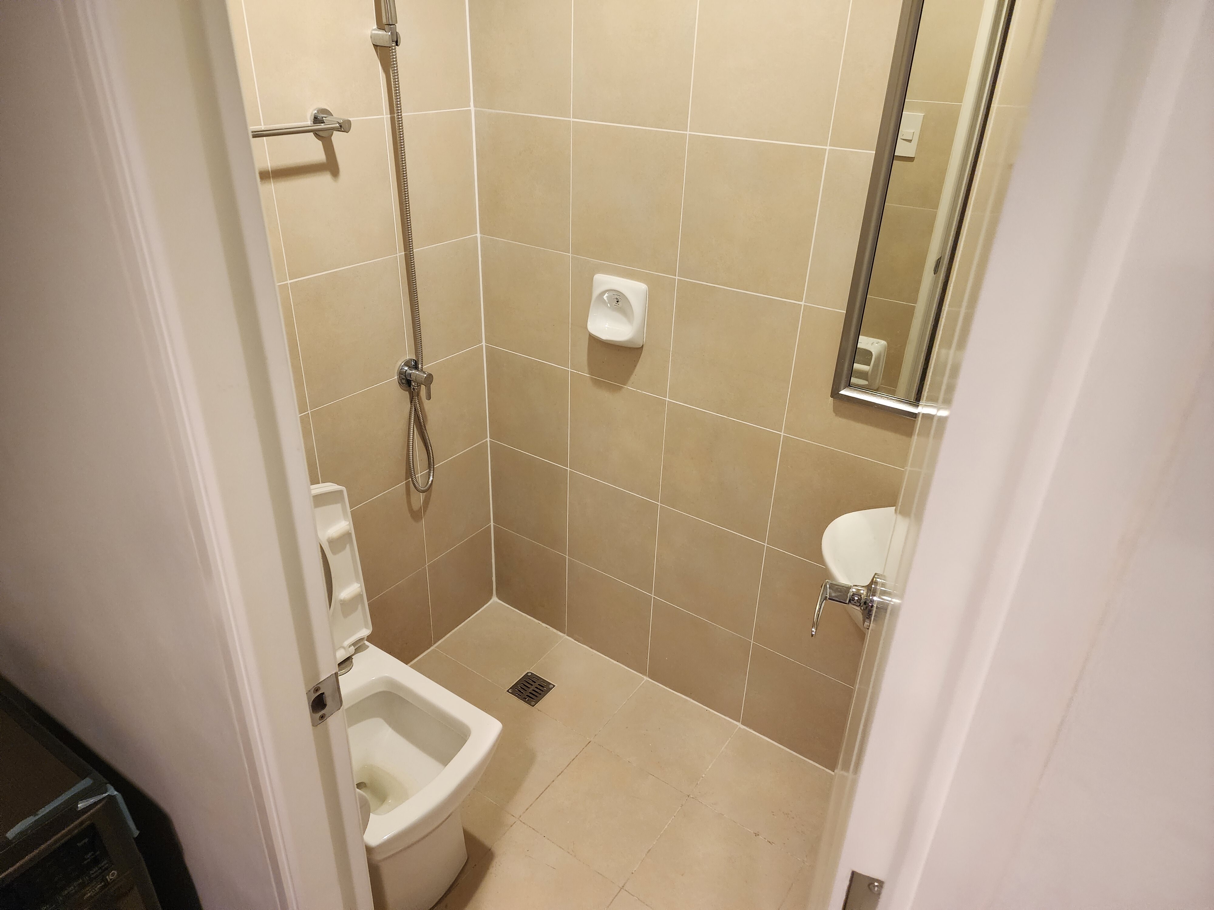 The Proscenium Residences Rockwell-дегі 2 жумелі толық жабдықталған пәтер