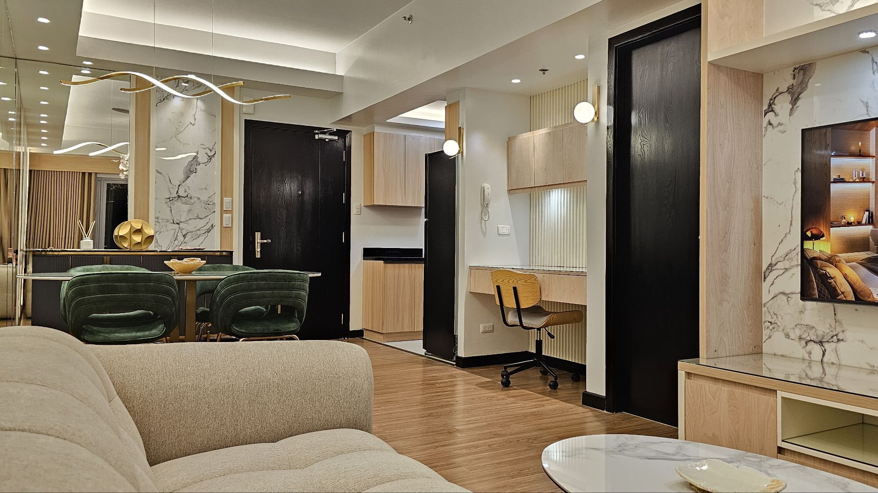 Park Triangle Residences - BGC Luxury 1-Bedroom High Floor Apartment