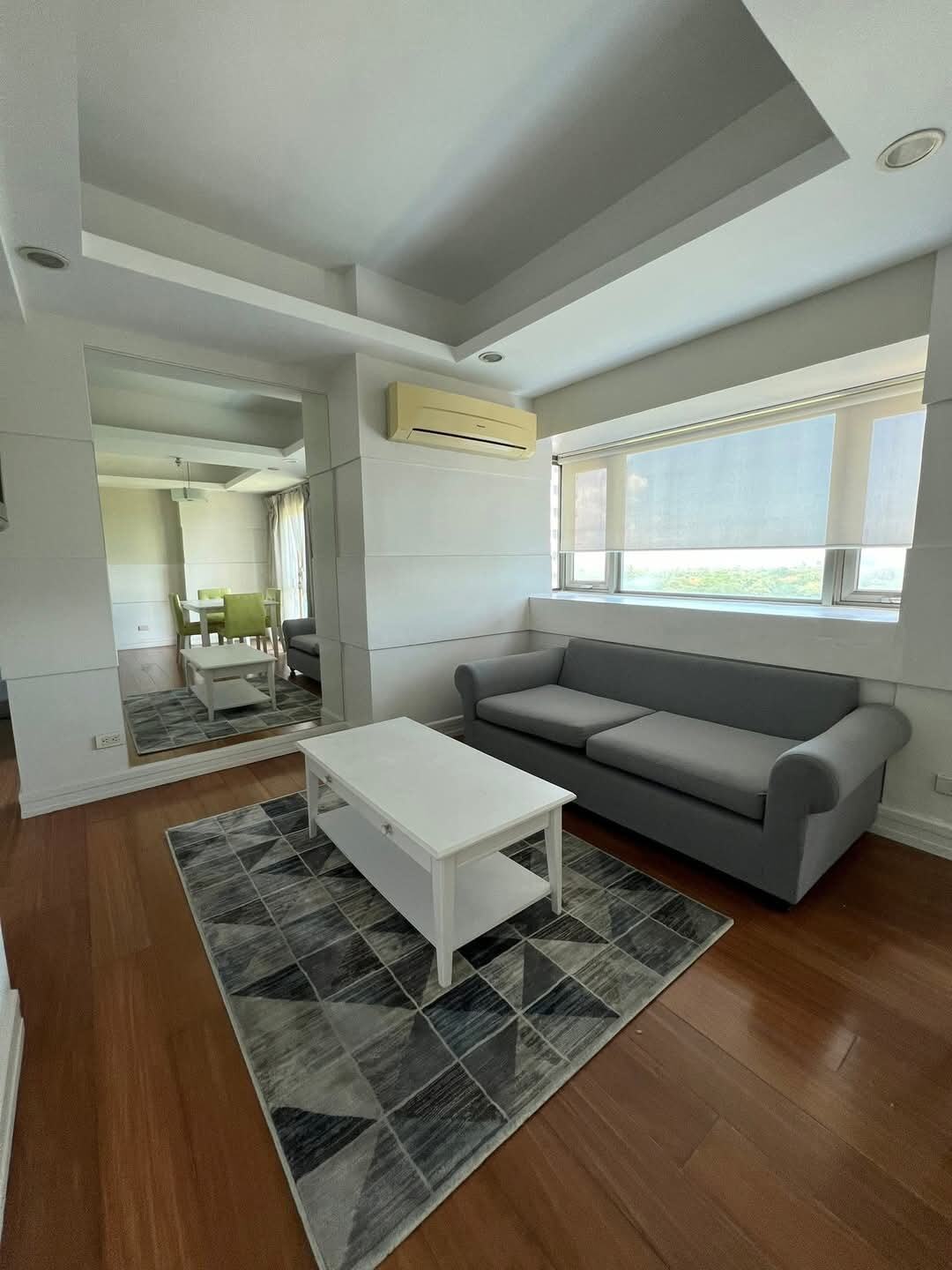 Forbeswood Parklane-дағы жиһазбен жабдықталған 2 бөлмелі пәтер