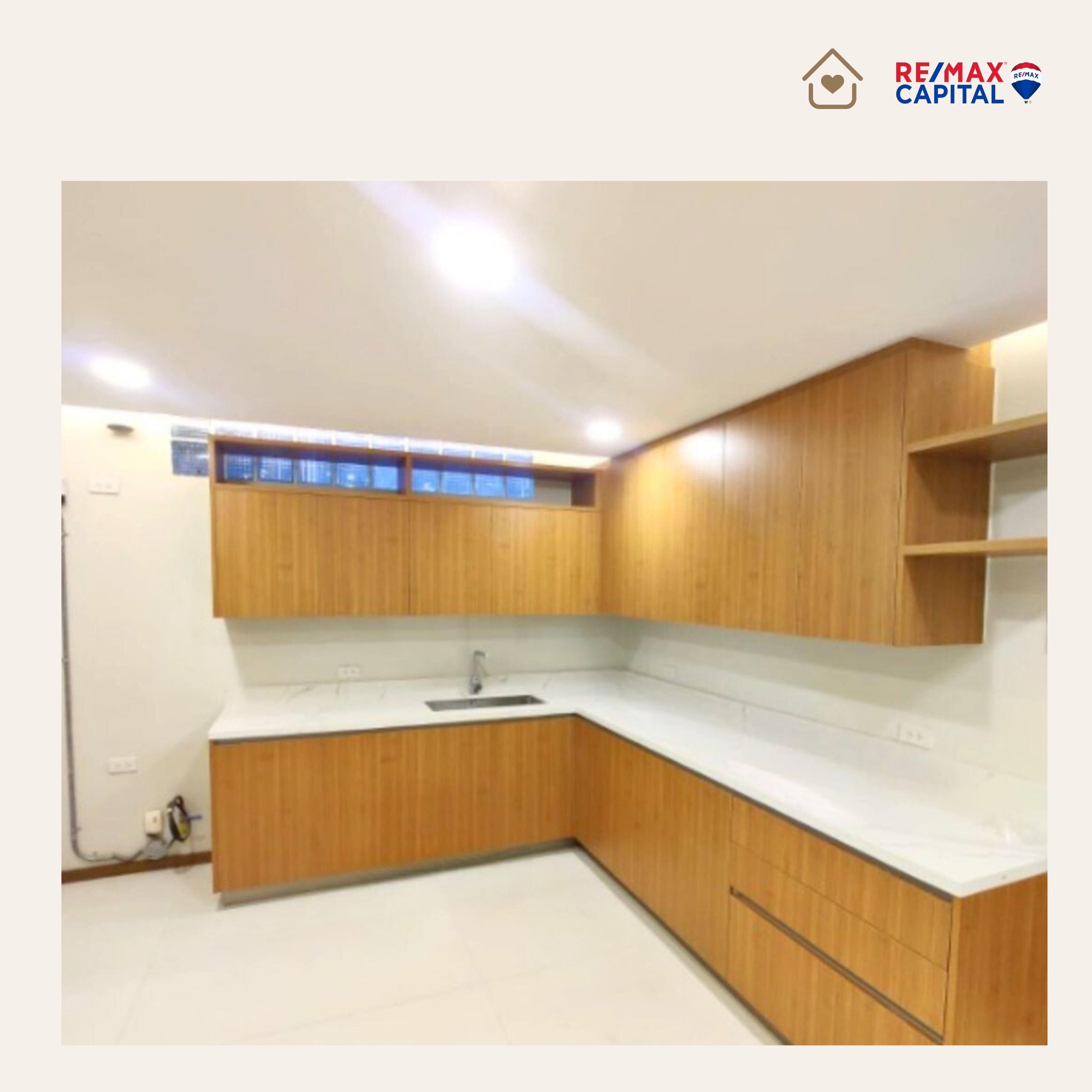 Rolling Hills Townhouse in Quezon City
