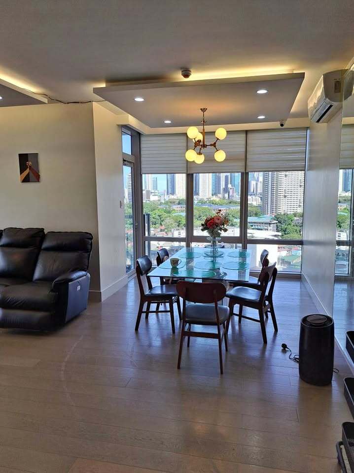Толық жабдықталған 2 жатқы бөлмелі пәтер, Proscenium at Rockwell, Макати қаласы