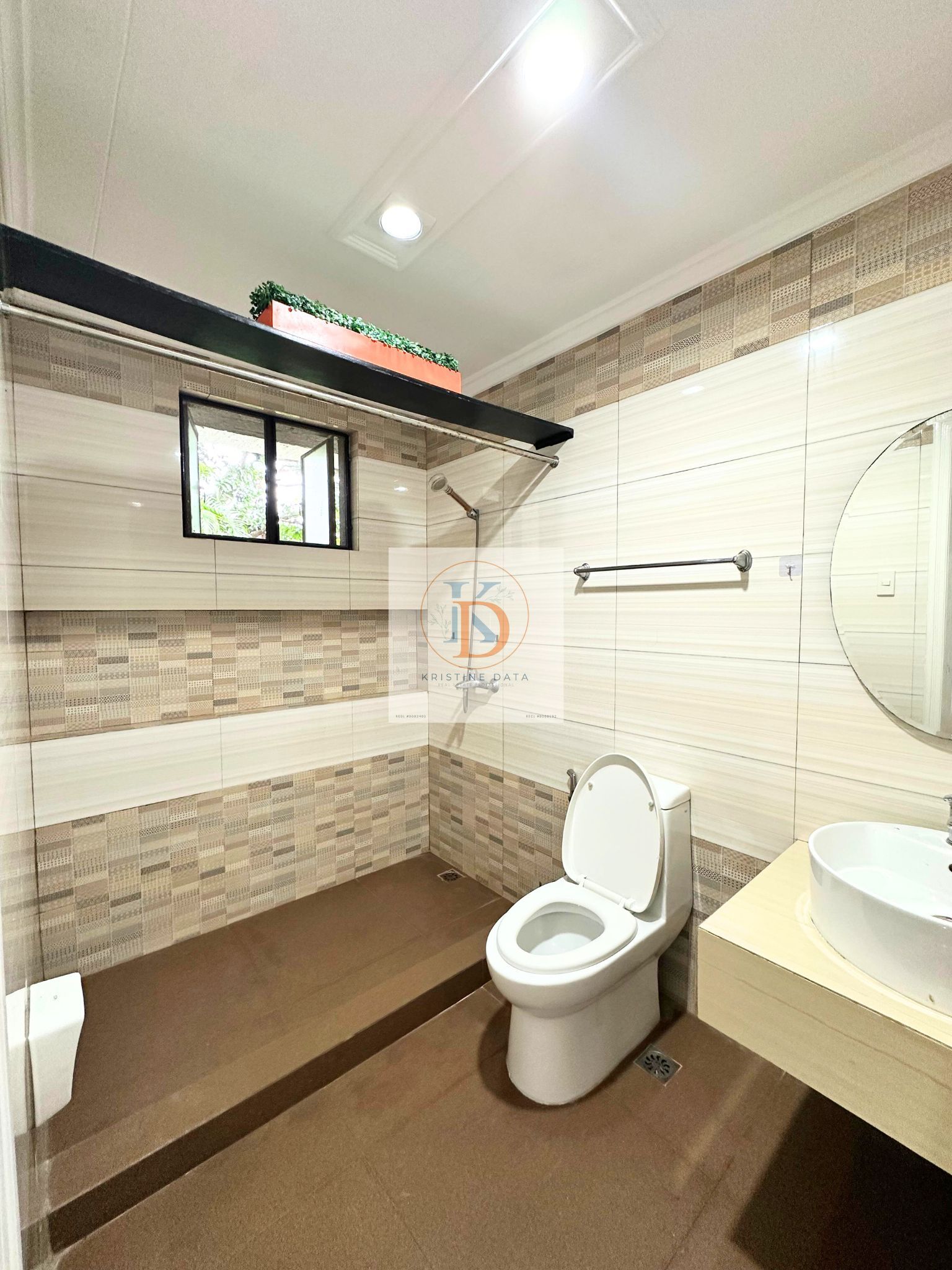 Ayala Alabang Village House - Spacious 5-Bedroom Property with Pool