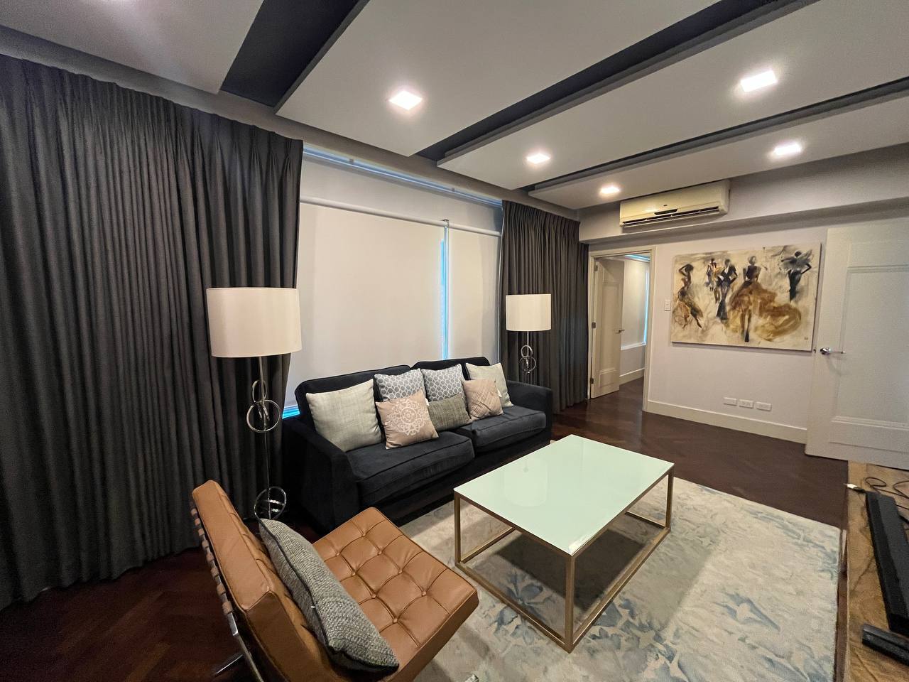 Edades Tower, Rockwell Makati-дағы 3 жатқа бөлмелі люкс жиһазданған пәтер
