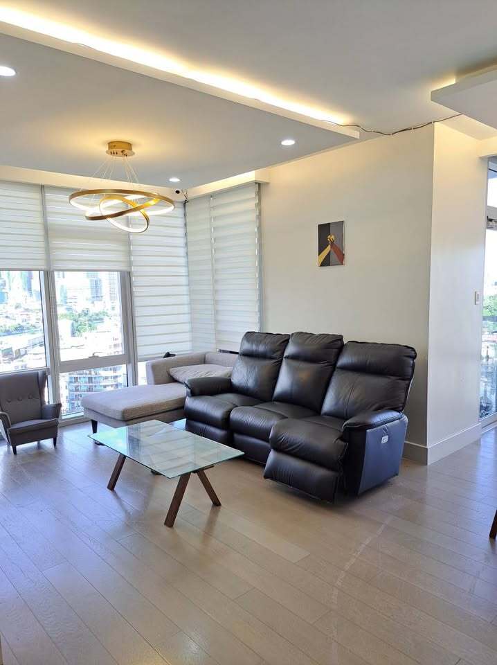 Толық жабдықталған 2 жатқы бөлмелі пәтер, Proscenium at Rockwell, Макати қаласы
