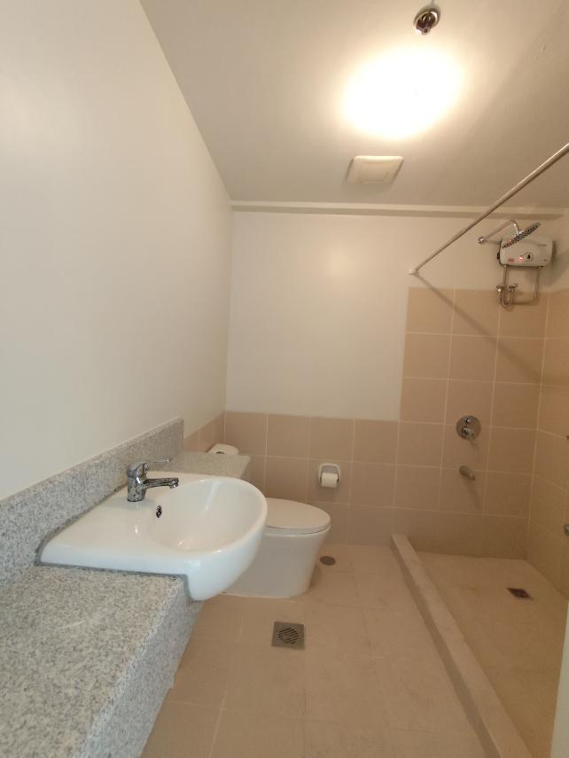 2 Bedroom DMCI Homes Apartment in Parañaque City